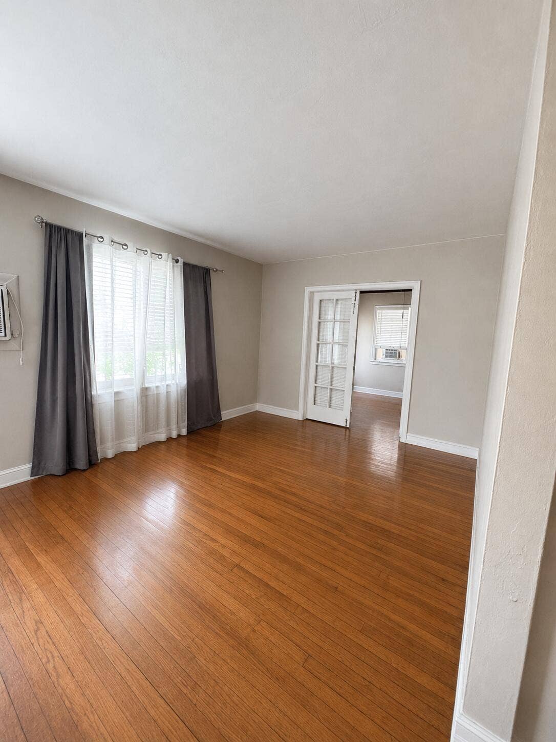 317 NE 13th Avenue, #2, Fort Lauderdale, FL 33301 Living Room