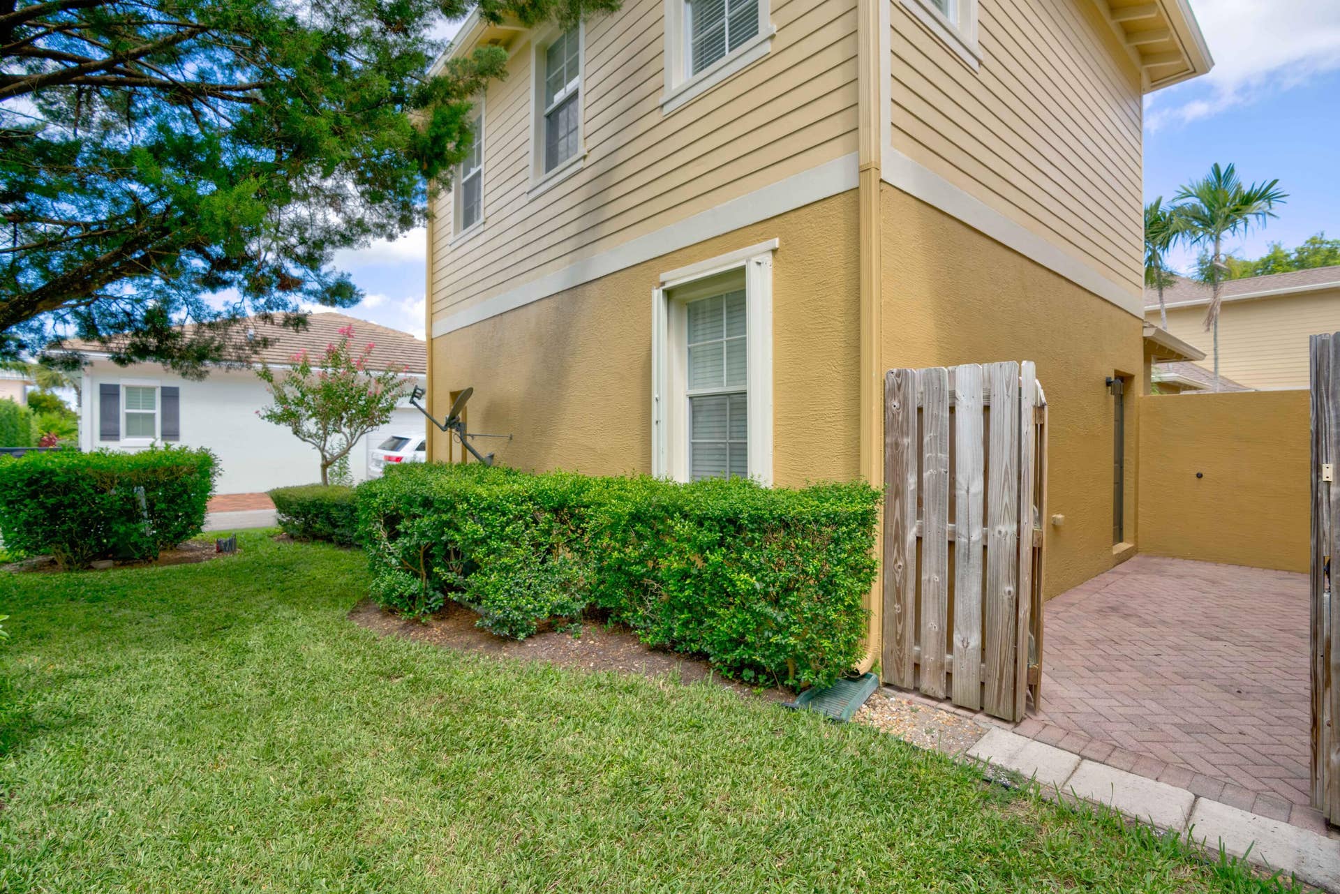 158 W Thatch Palm Circle, Jupiter, FL 33458 39__mlp9914_5_6