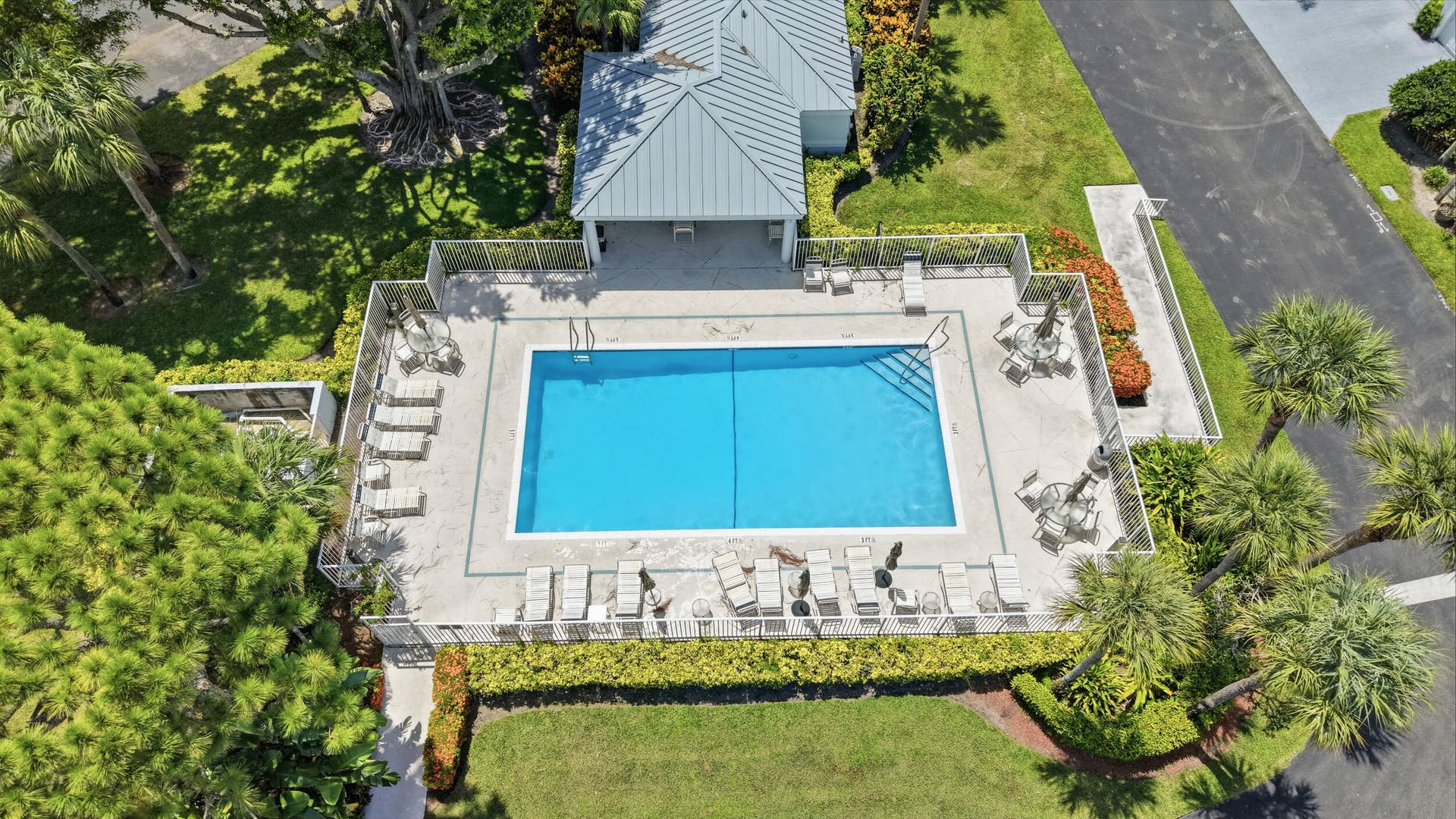 17070 Boca Club Boulevard, #1, Boca Raton, FL 33487 Community Pool