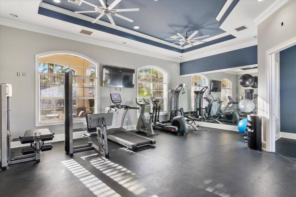 24/7 Fitness Center