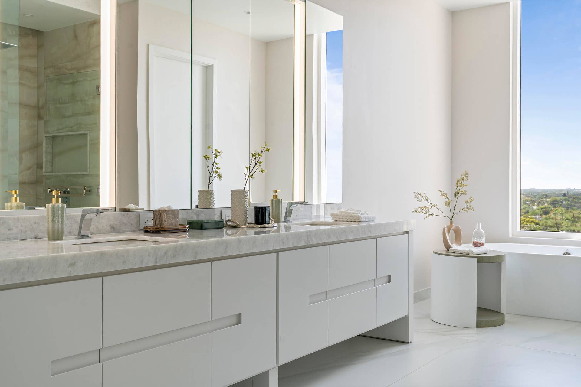 220 SE MIZNER Boulevard, #904, Boca Raton, FL 33432 Master Bathroom (1)