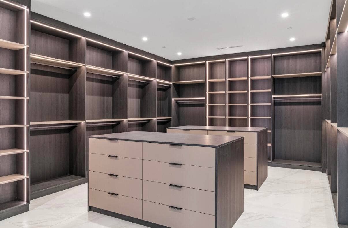 220 SE MIZNER Boulevard, #904, Boca Raton, FL 33432 Master Closet