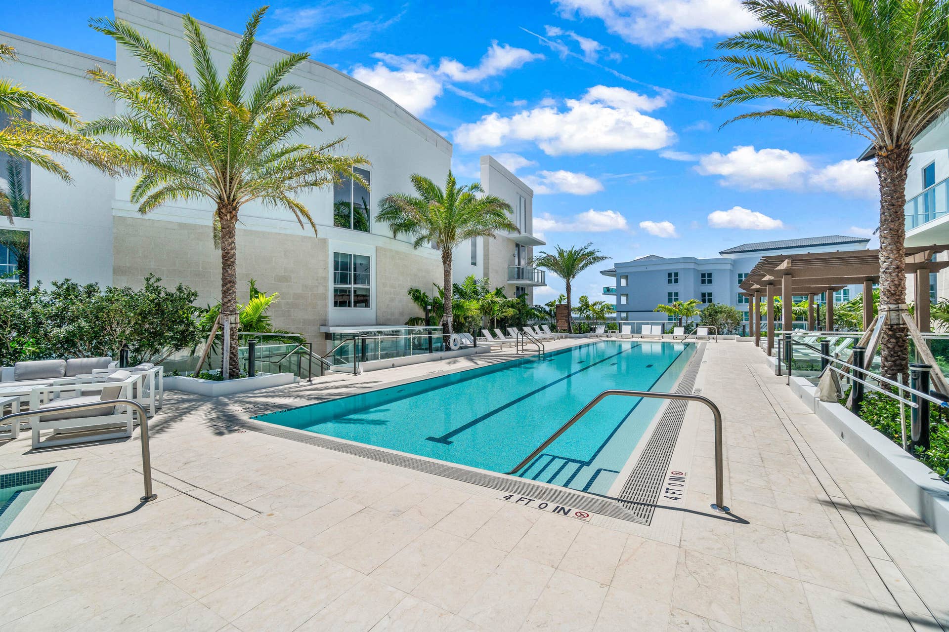 220 SE MIZNER Boulevard, #904, Boca Raton, FL 33432 Alina 220 - Roof top pool level 7 (2)