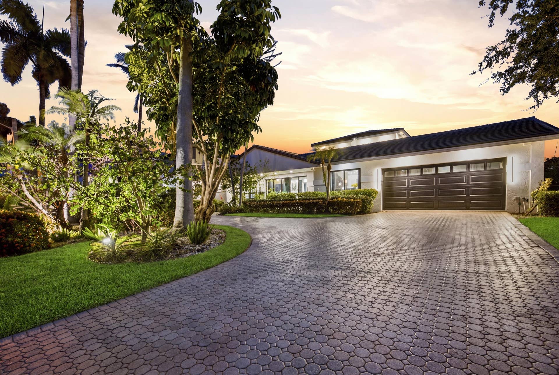 2380 SE 8TH Street, Pompano Beach, FL 33062 39-IMG_9095_grass_984f1578 (1)