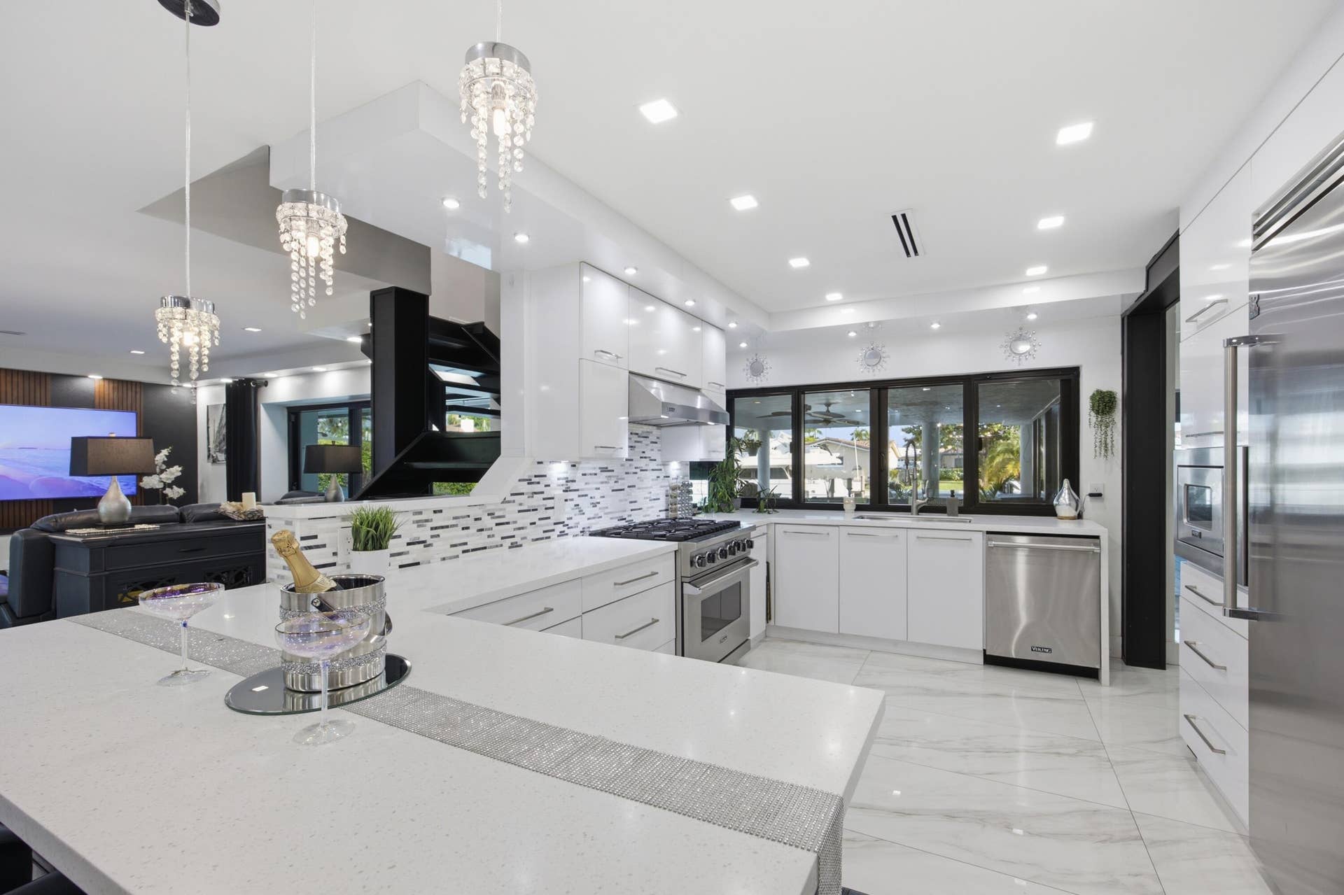 2380 SE 8TH Street, Pompano Beach, FL 33062 5-IMG_8794