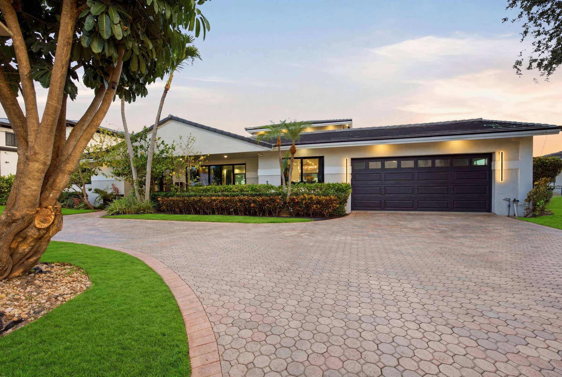 2380 SE 8TH Street, Pompano Beach, FL 33062 36-IMG_8971_grass_739cdce0