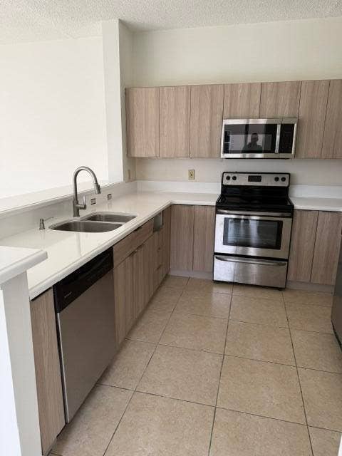 686 Lone Pine Lane, Weston, Weston, FL 33327 32