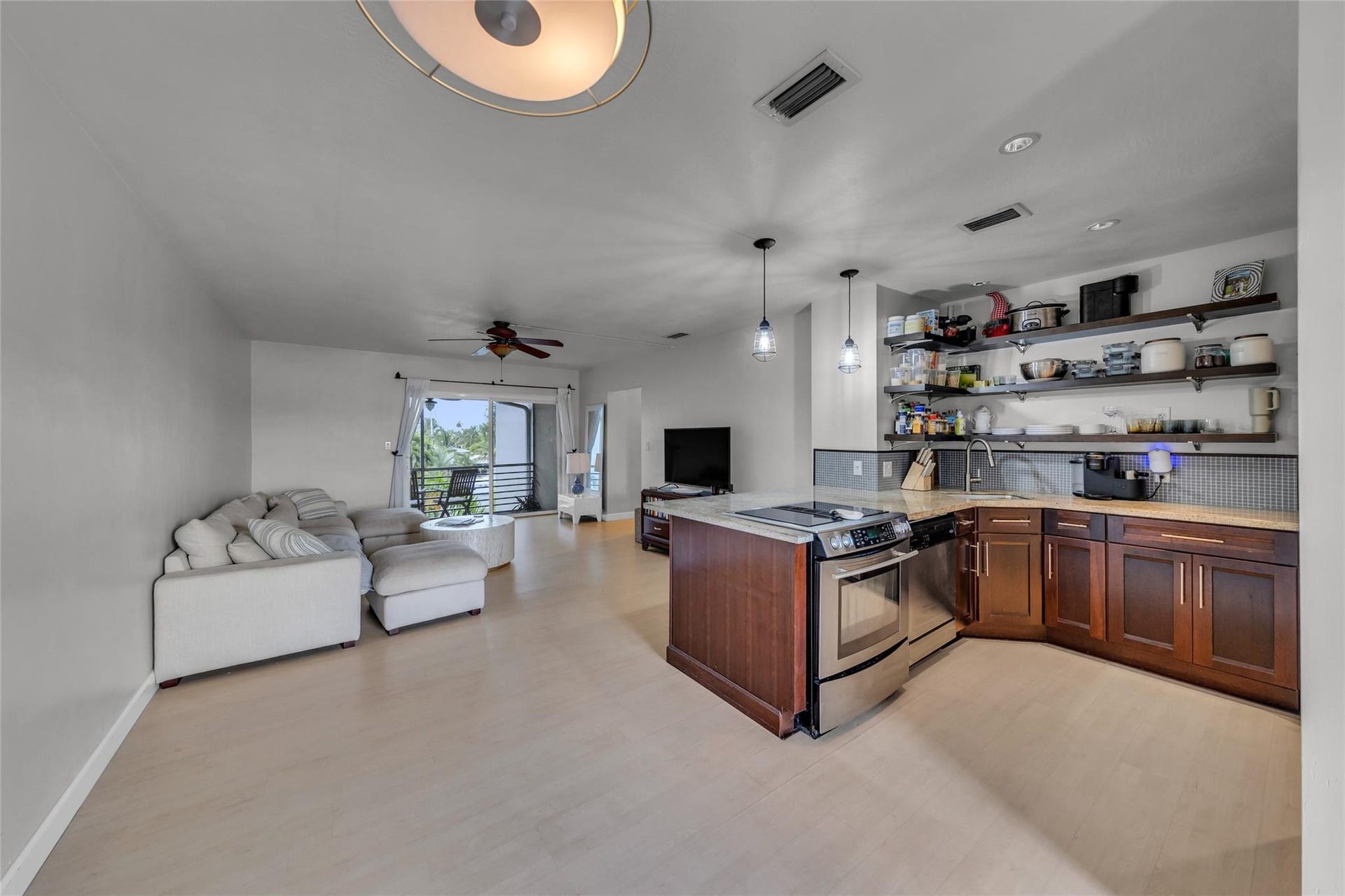 1535 SE 15TH Street, #305, Fort Lauderdale, FL 33316 Photo 4