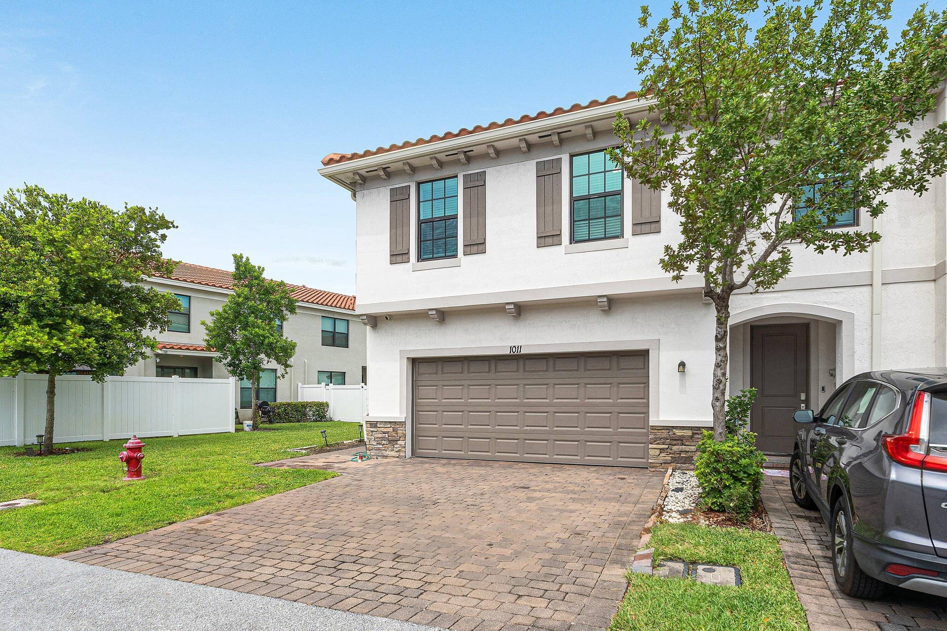 1011 WILLOW Place, Riviera Beach, FL 33410 2 car Garage