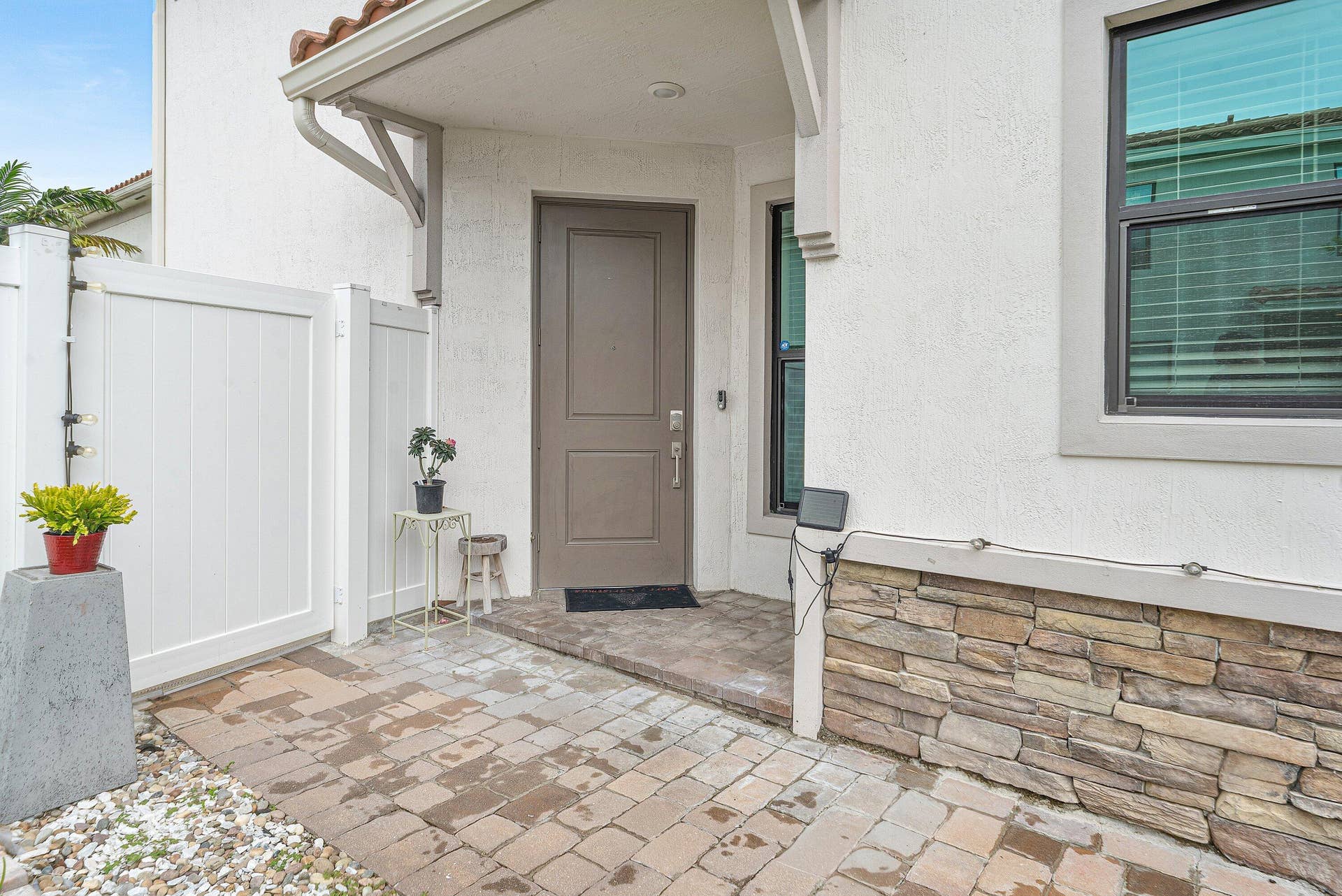 1011 WILLOW Place, Riviera Beach, FL 33410 Front Door
