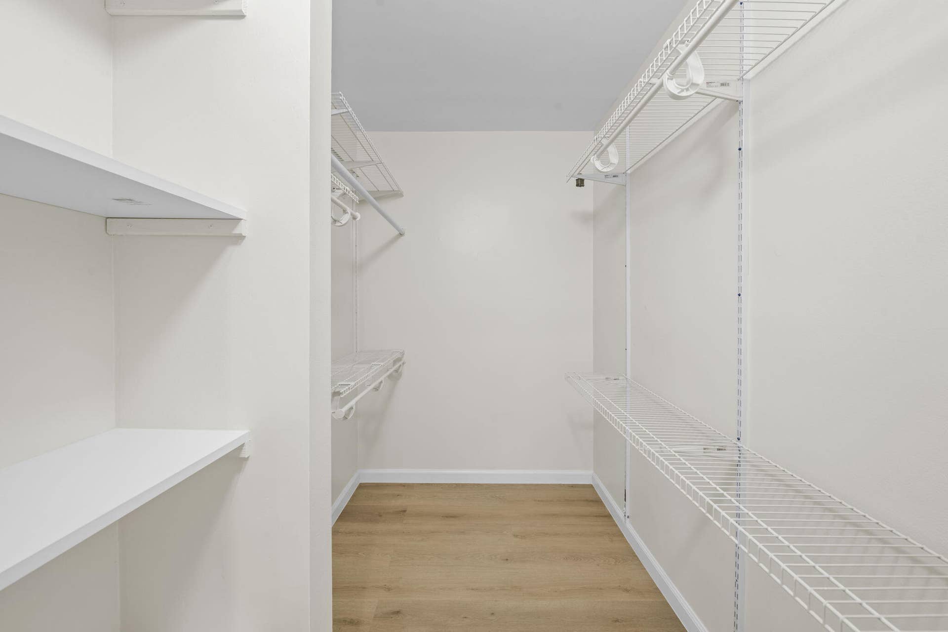 830 SW 9th Street Circle, #204, Boca Raton, FL 33486 Primary Walk-In Closet