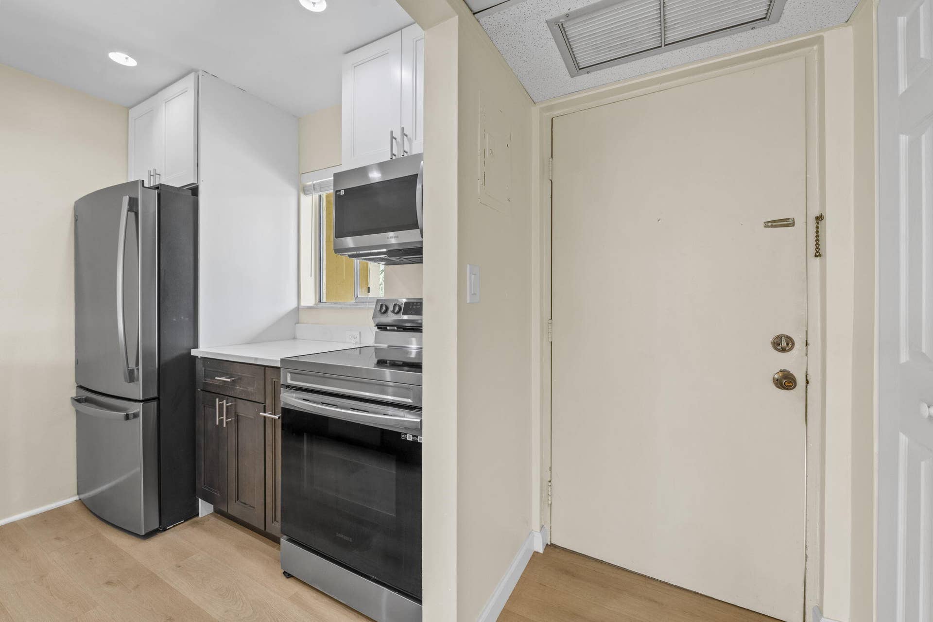 830 SW 9th Street Circle, #204, Boca Raton, FL 33486 Kitchen