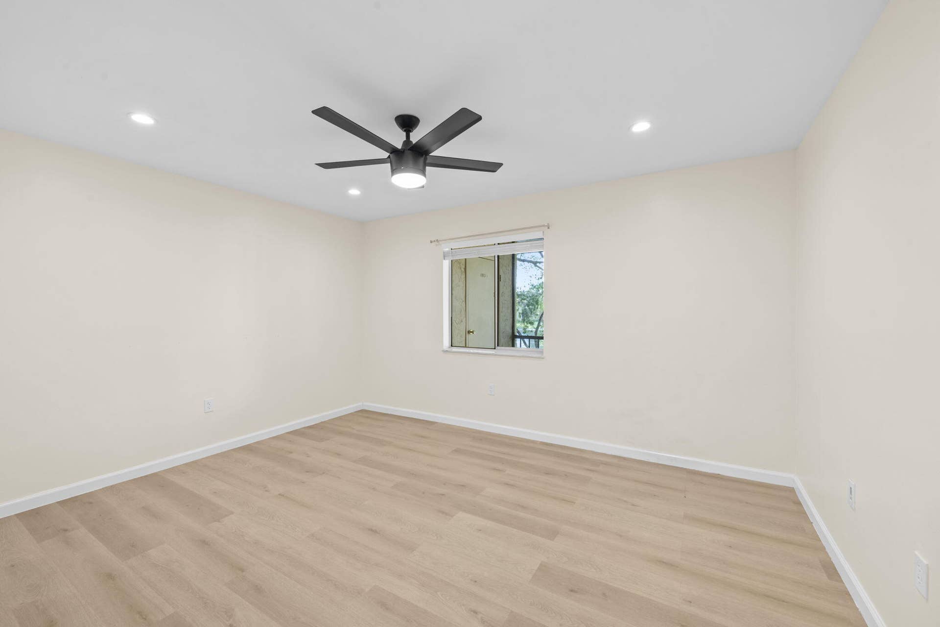 830 SW 9th Street Circle, #204, Boca Raton, FL 33486 Bedroom
