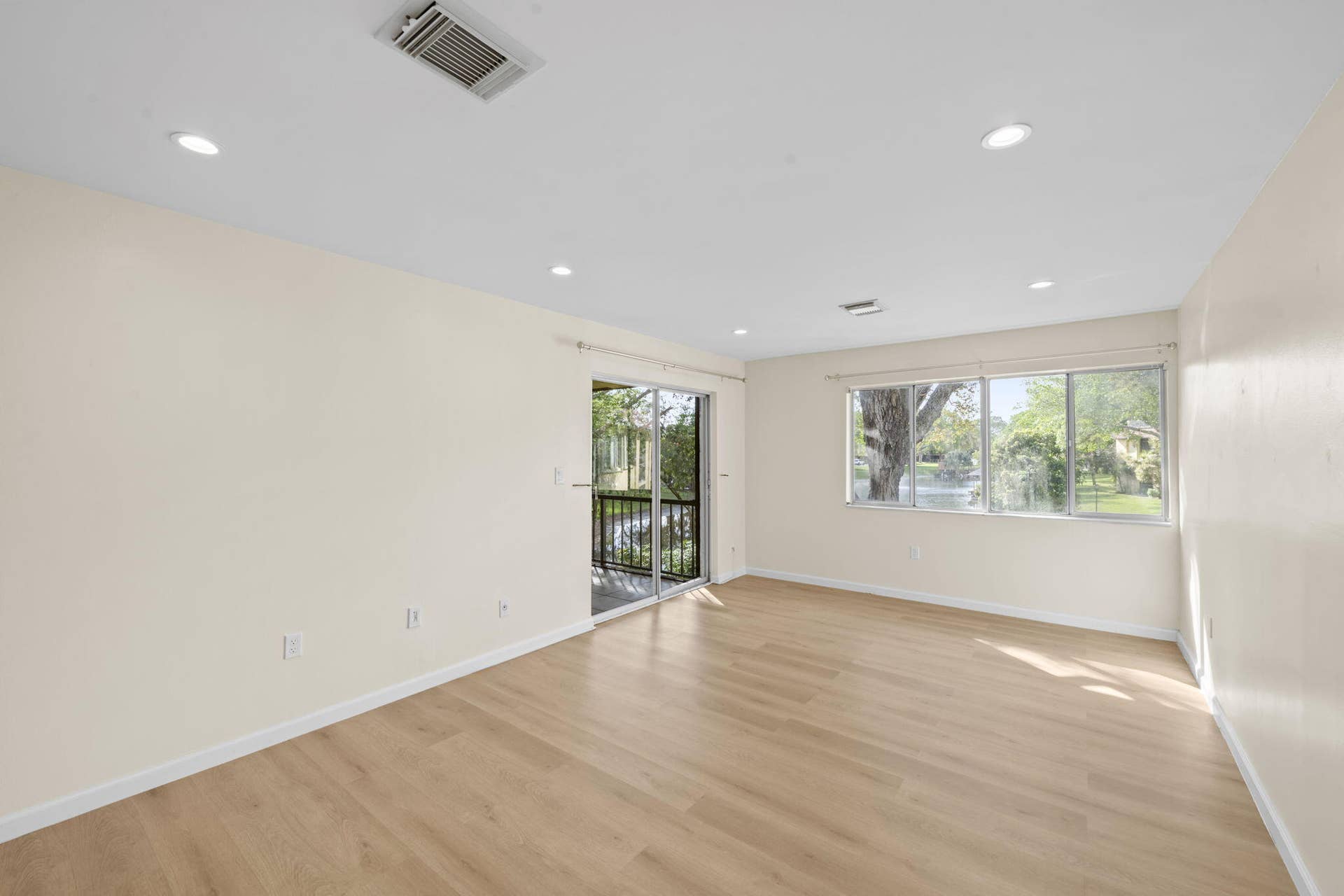 830 SW 9th Street Circle, #204, Boca Raton, FL 33486 Family Room