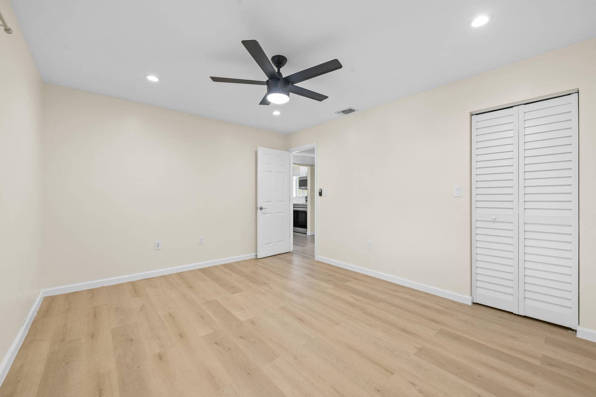 830 SW 9th Street Circle, #204, Boca Raton, FL 33486 Bedroom