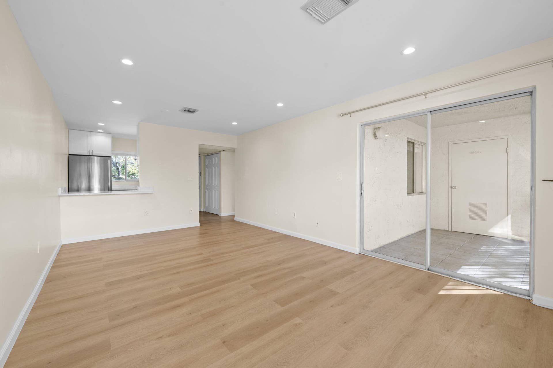 830 SW 9th Street Circle, #204, Boca Raton, FL 33486 Family Room