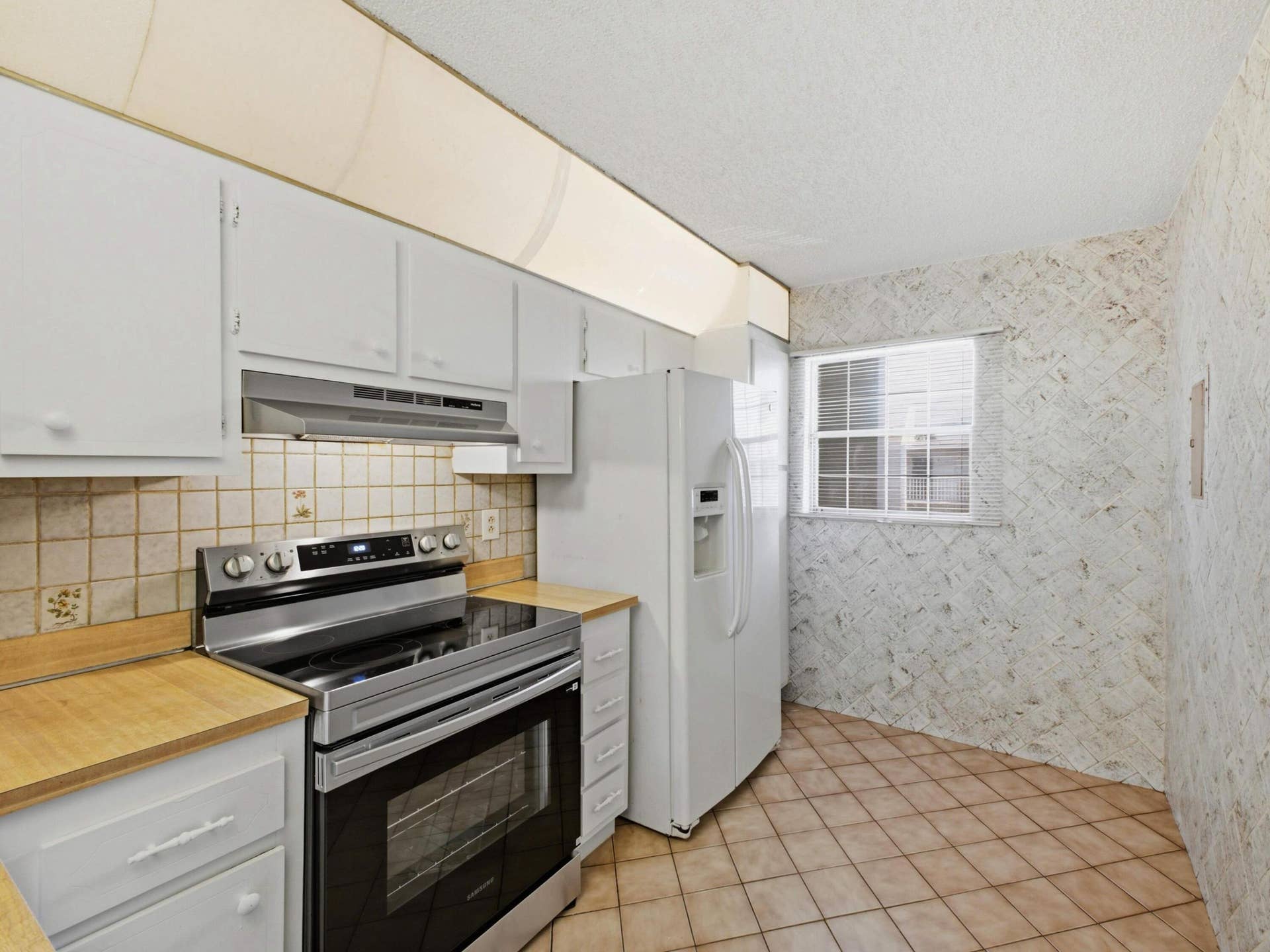 2960 SW 22nd Avenue, #8120, Delray Beach, FL 33445 Kitchen