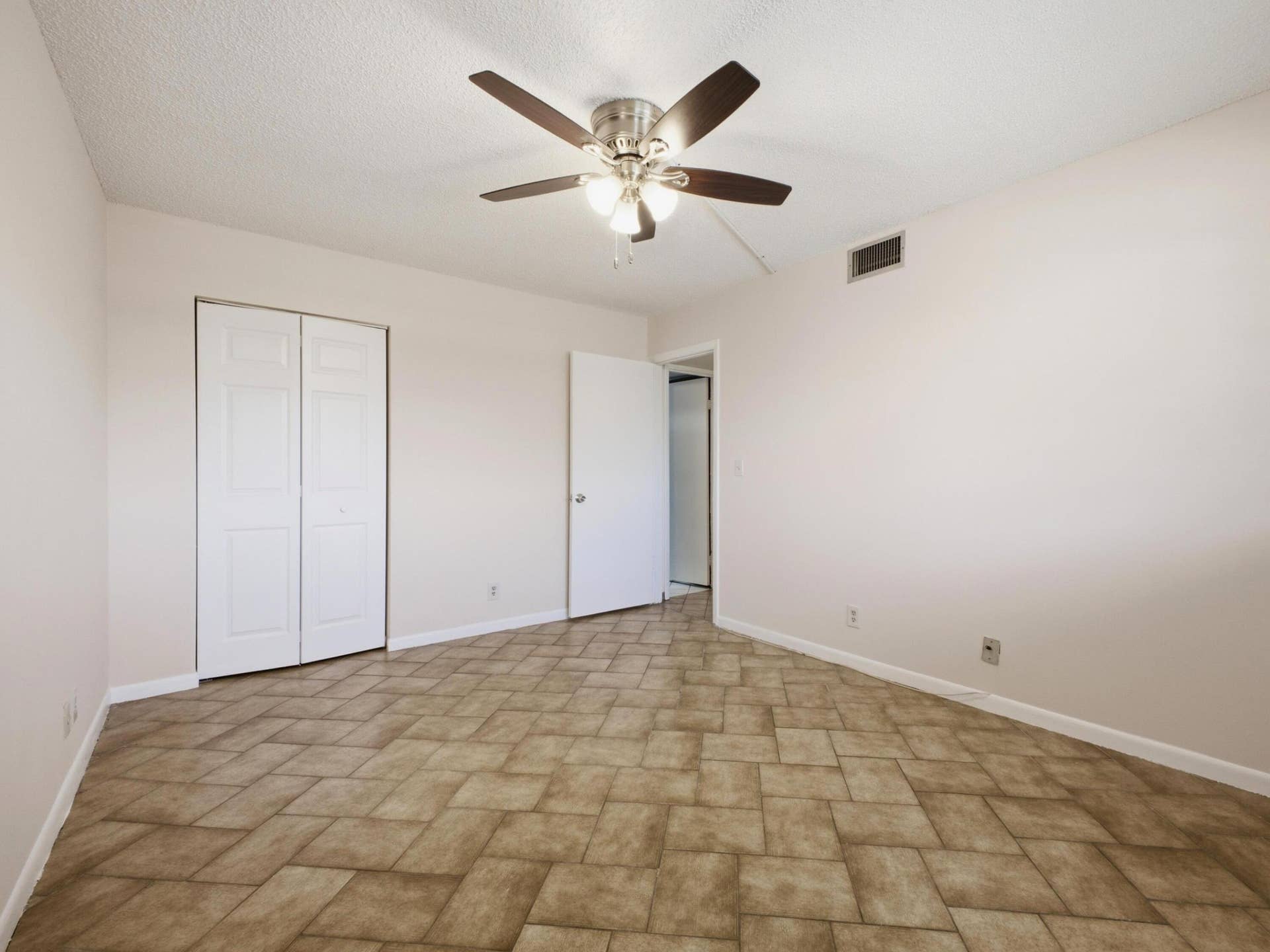 2960 SW 22nd Avenue, #8120, Delray Beach, FL 33445 Guest Bedroom