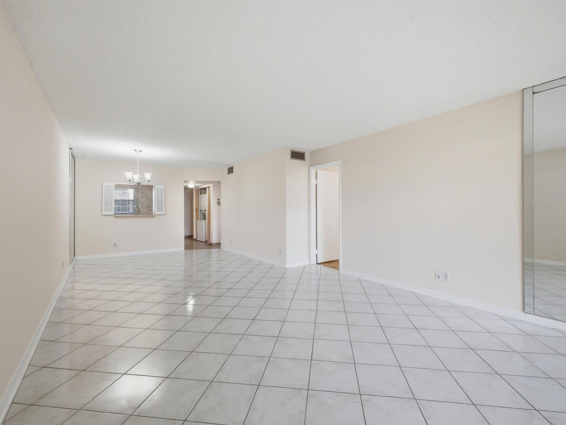 2960 SW 22nd Avenue, #8120, Delray Beach, FL 33445 Living to Foyer