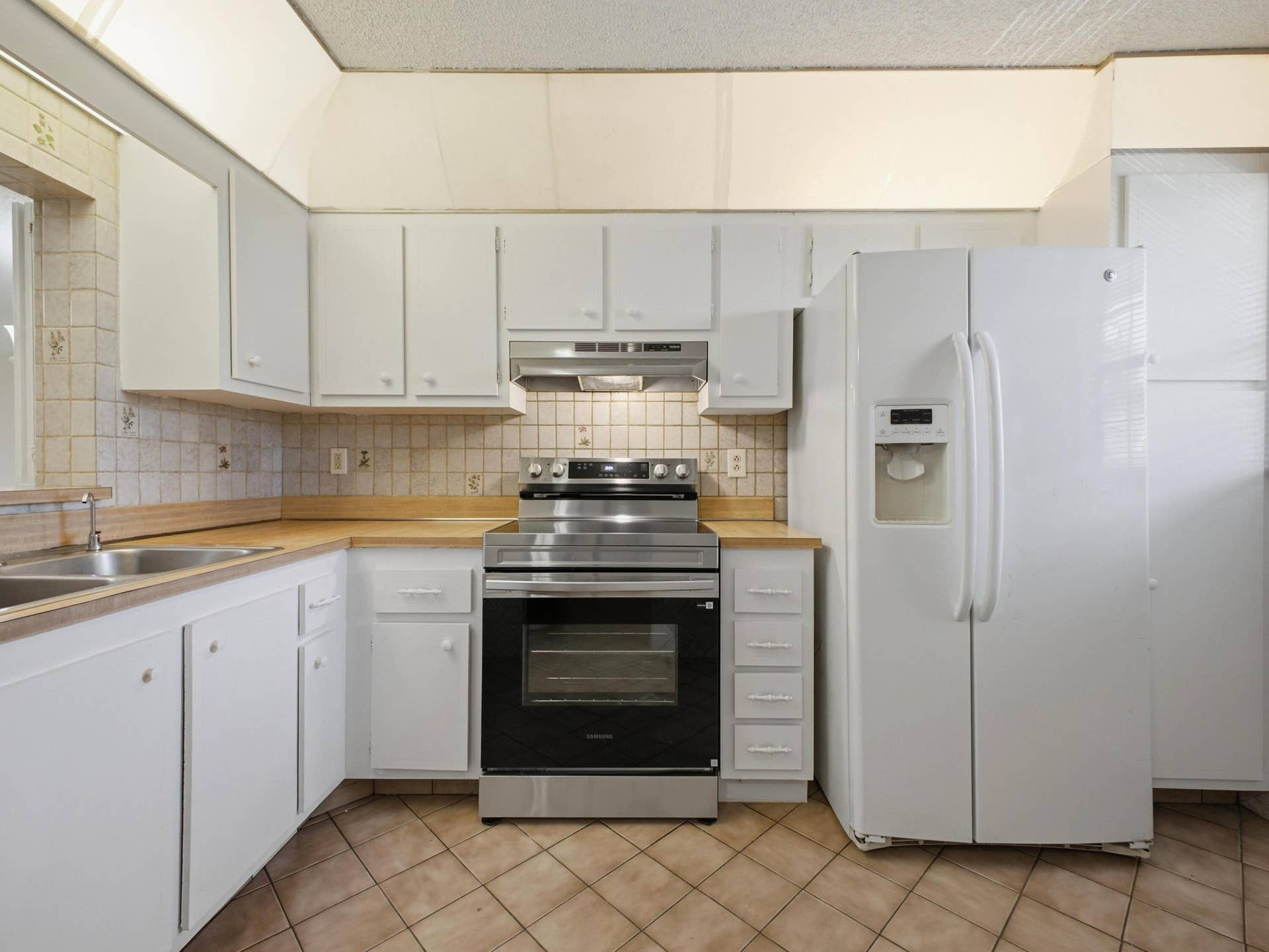 2960 SW 22nd Avenue, #8120, Delray Beach, FL 33445 Kitchen