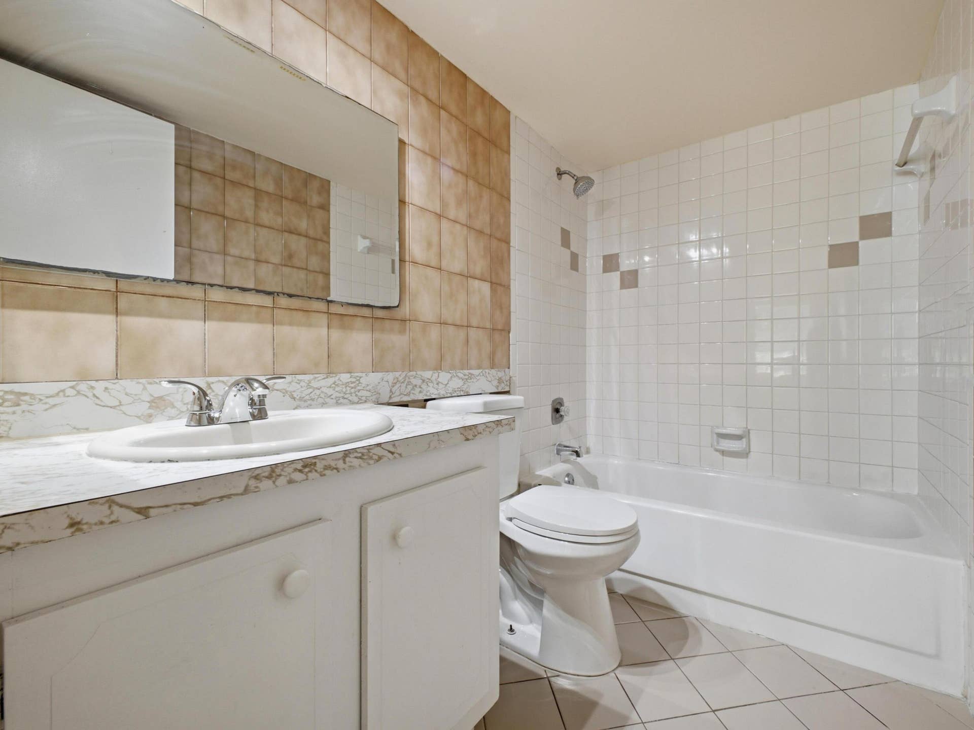 2960 SW 22nd Avenue, #8120, Delray Beach, FL 33445 Primary Bathroom