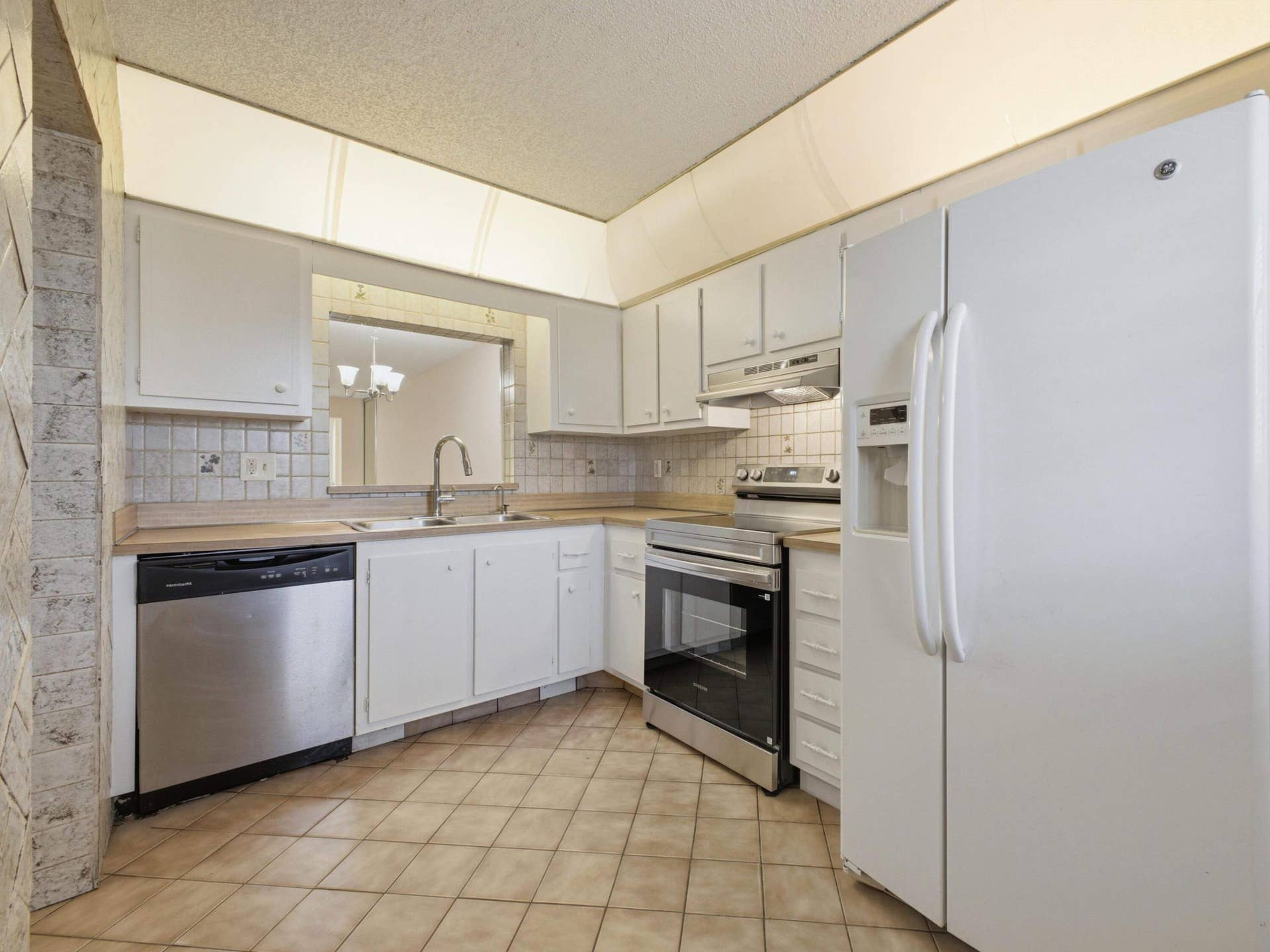 2960 SW 22nd Avenue, #8120, Delray Beach, FL 33445 Kitchen