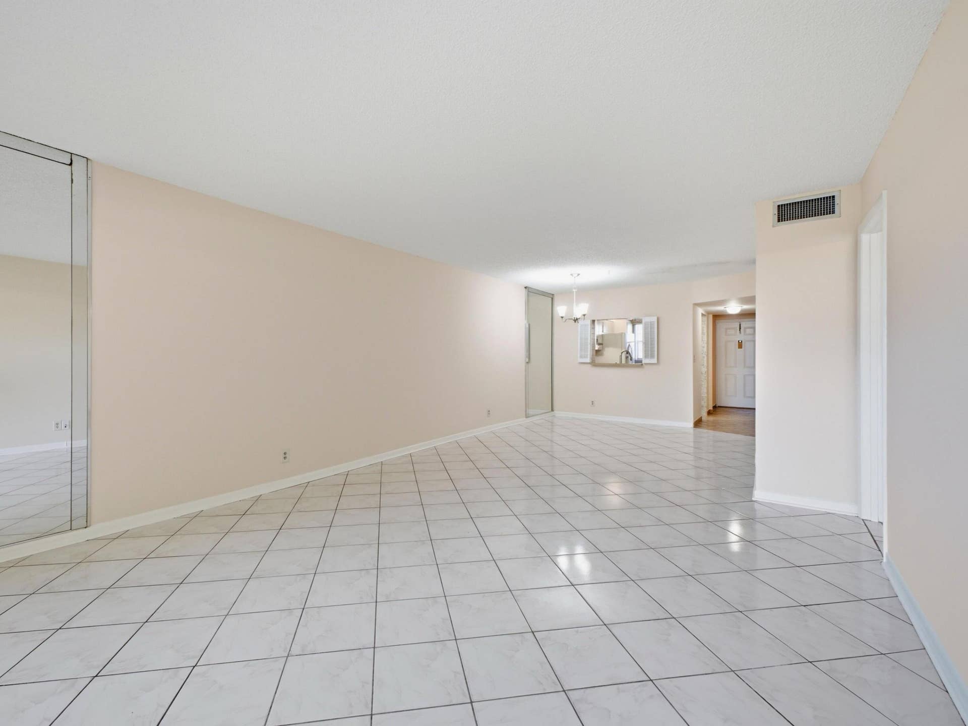 2960 SW 22nd Avenue, #8120, Delray Beach, FL 33445 Living to Dining