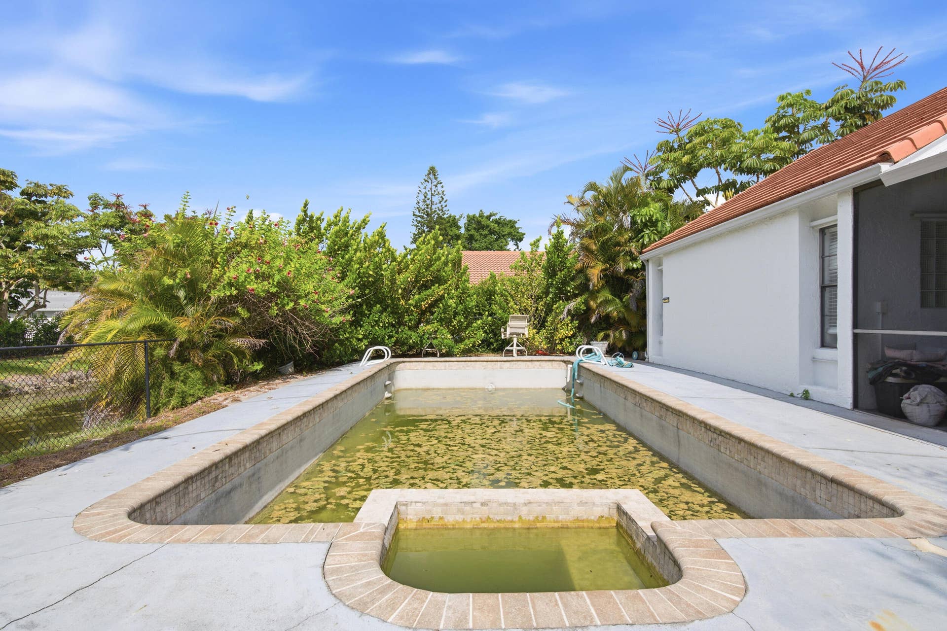8302 NW 15TH Court, Coral Springs, FL 33071 Spa Pool and Deck Full Restoration Needed
