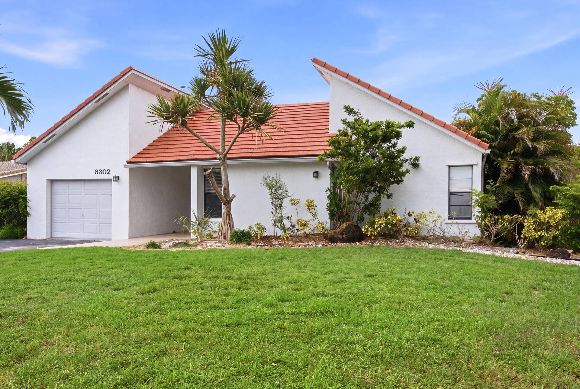 8302 NW 15TH Court, Coral Springs, FL 33071 Large Lawn