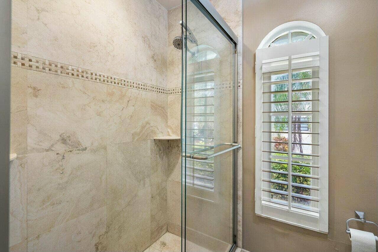 41 Castle Harbor Isle Drive, Fort Lauderdale, FL 33308 tempImageDC5n5A