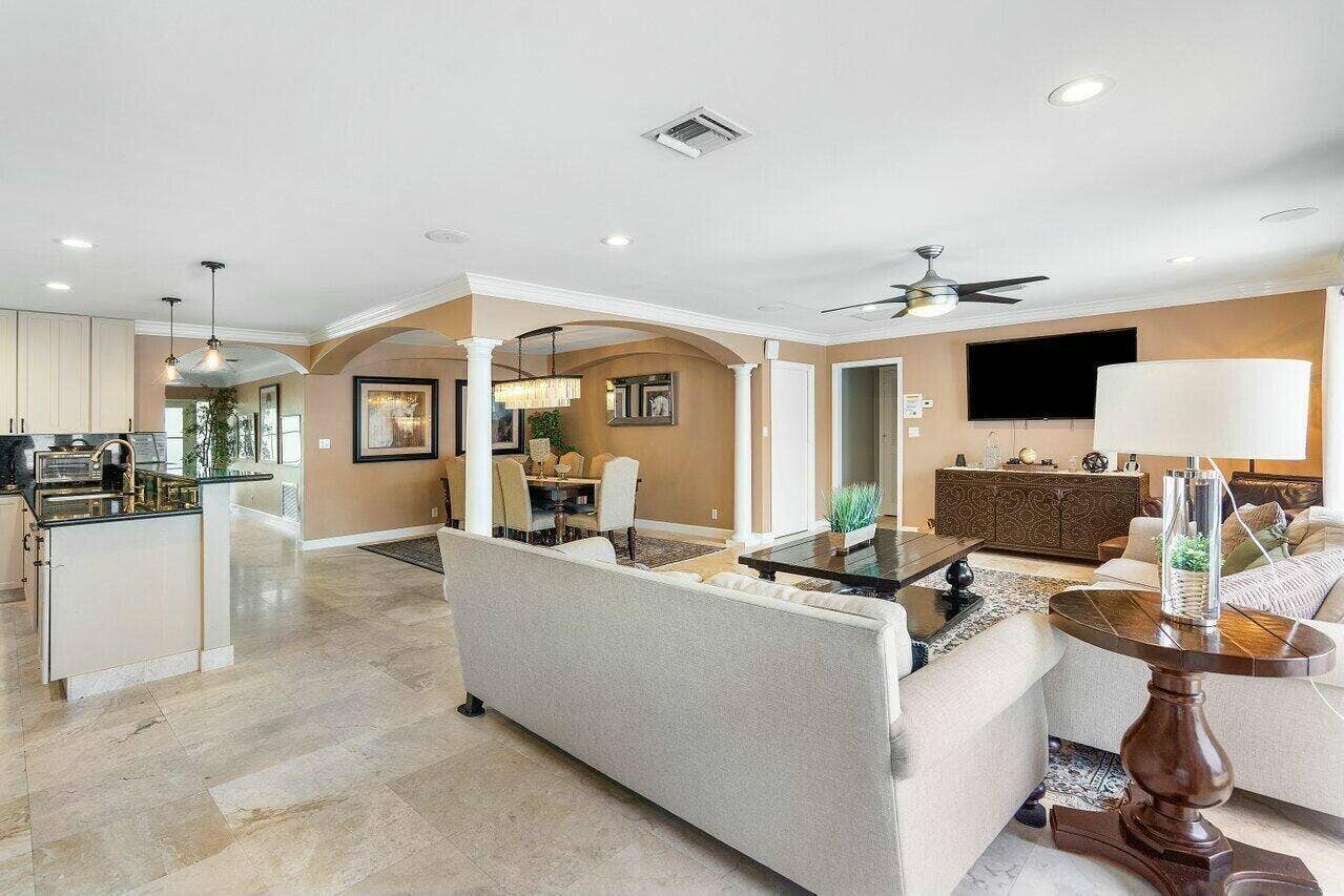 41 Castle Harbor Isle Drive, Fort Lauderdale, FL 33308 tempImageUxlkqr