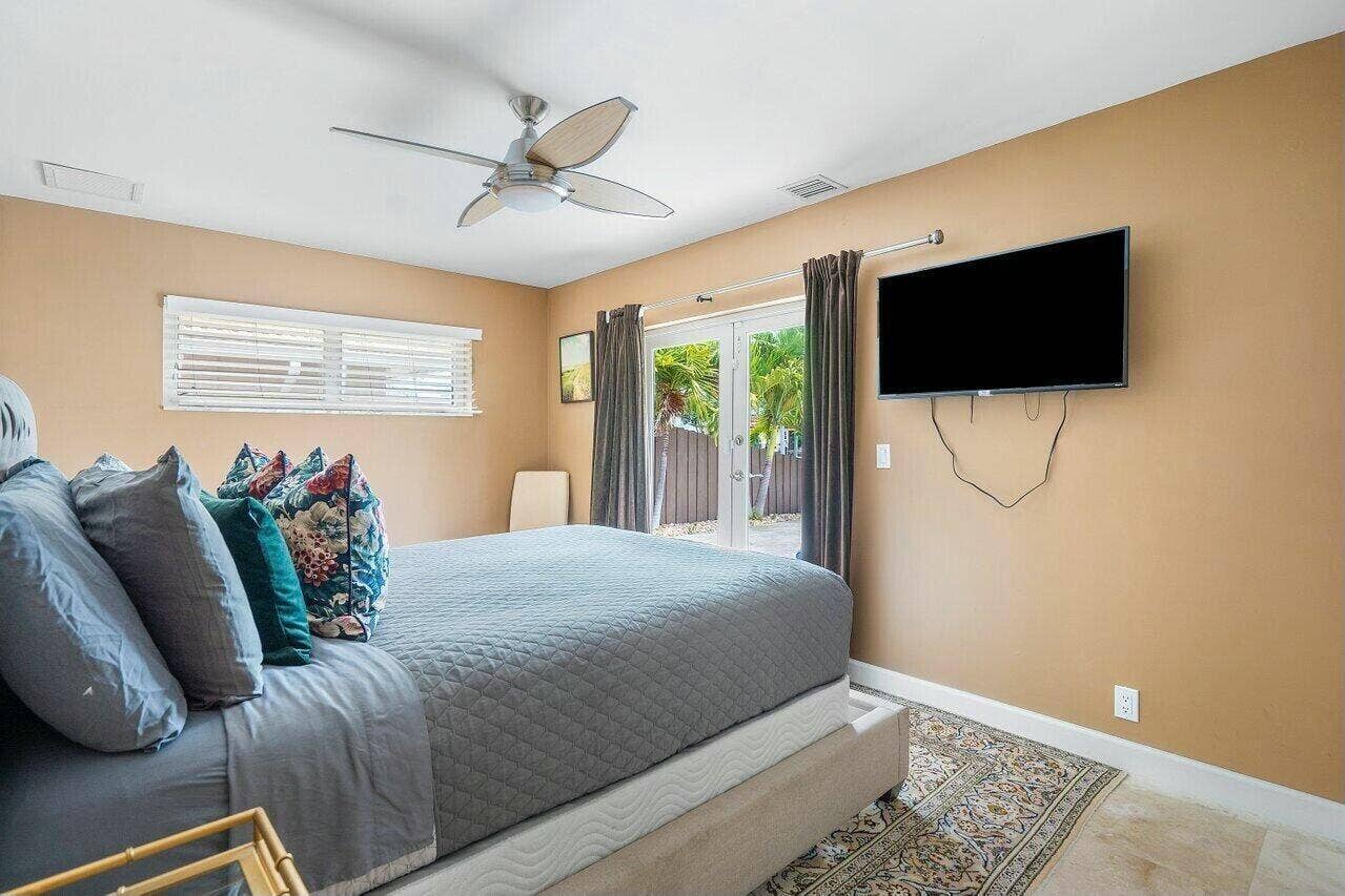 41 Castle Harbor Isle Drive, Fort Lauderdale, FL 33308 tempImageGyb432