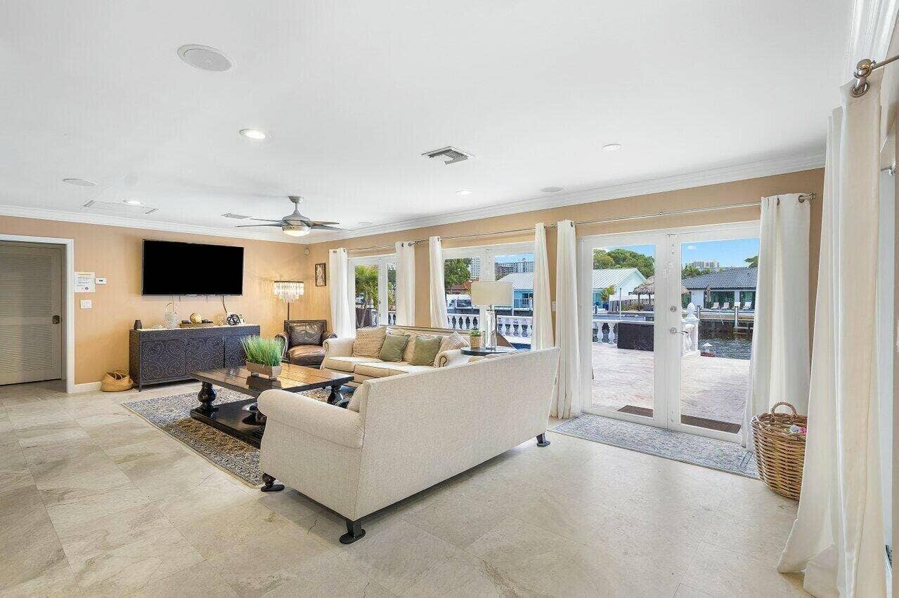 41 Castle Harbor Isle Drive, Fort Lauderdale, FL 33308 tempImageqHad53