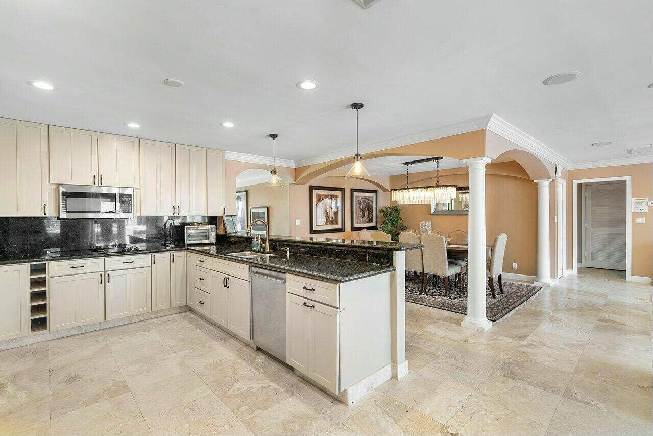 41 Castle Harbor Isle Drive, Fort Lauderdale, FL 33308 tempImageN9egej