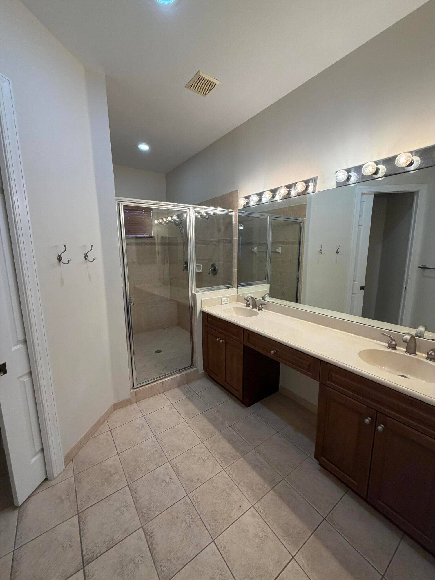 8079 NW 127TH Lane, #2-F, Parkland, Parkland, FL 33076 Main Bathroom