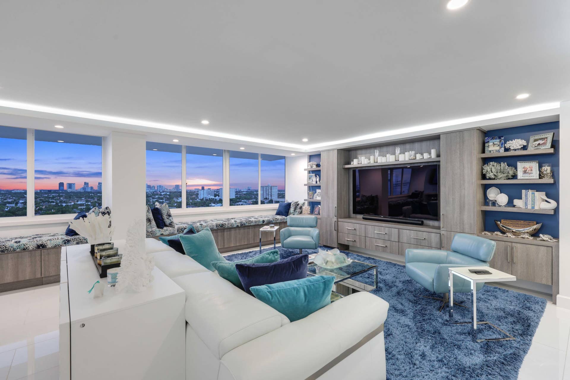 545 S FORT LAUDERDALE BEACH Boulevard, #1703/1704, Fort Lauderdale, FL 33304 Living Room