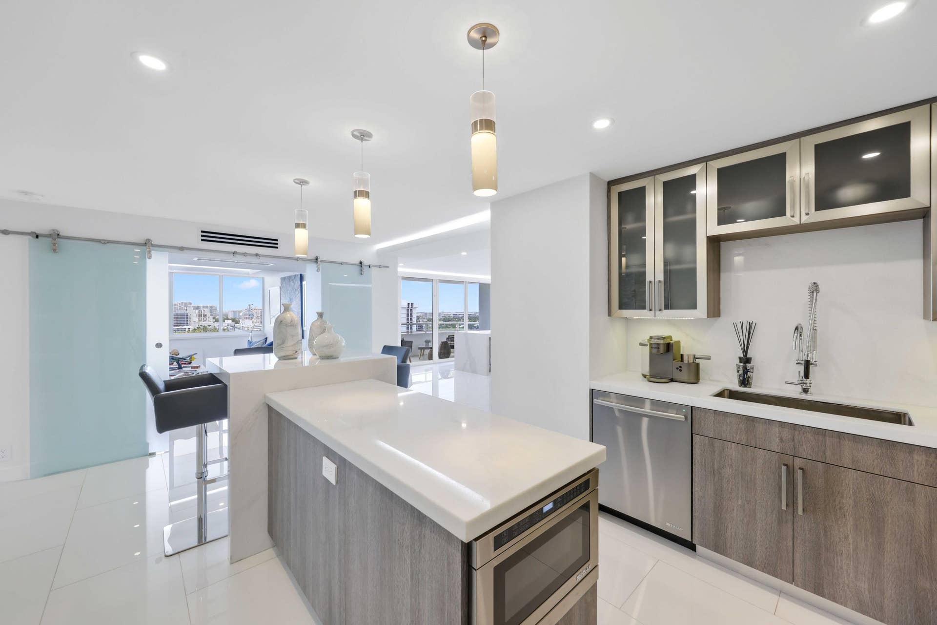 545 S FORT LAUDERDALE BEACH Boulevard, #1703/1704, Fort Lauderdale, FL 33304 Kitchen