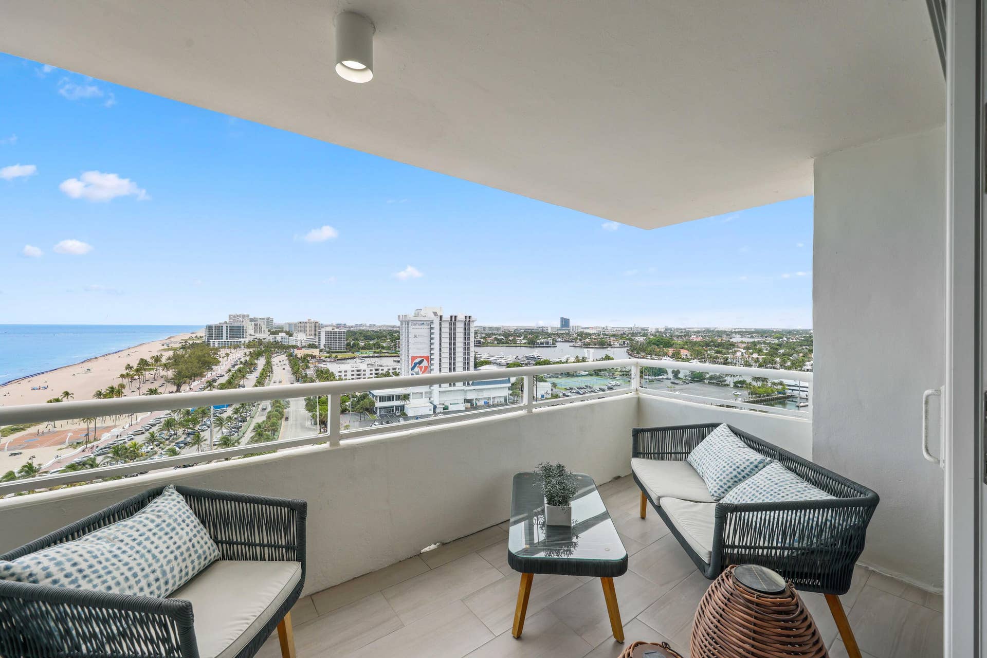 545 S FORT LAUDERDALE BEACH Boulevard, #1703/1704, Fort Lauderdale, FL 33304 Balcony