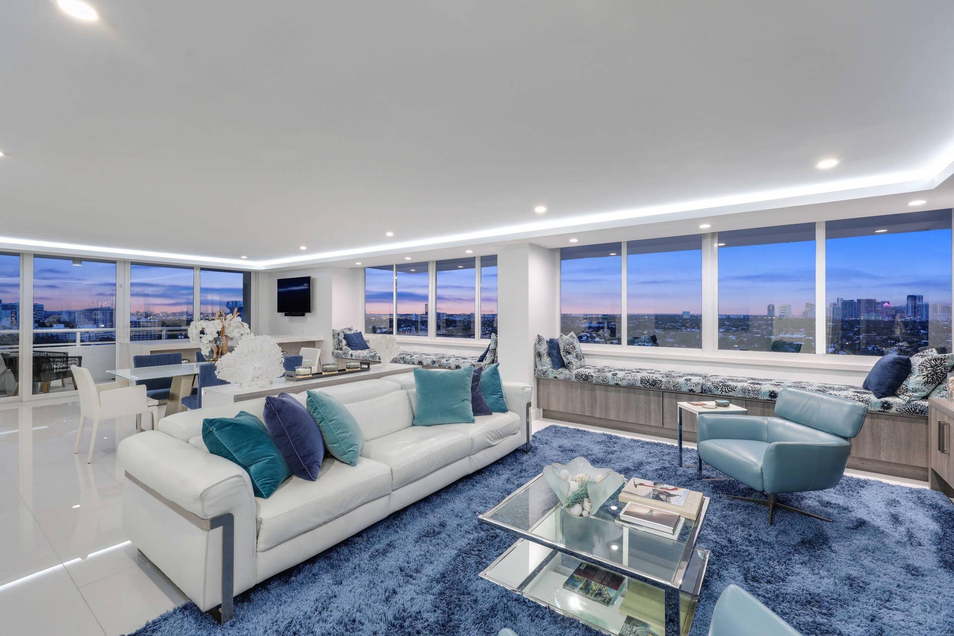 545 S FORT LAUDERDALE BEACH Boulevard, #1703/1704, Fort Lauderdale, FL 33304 Living Room
