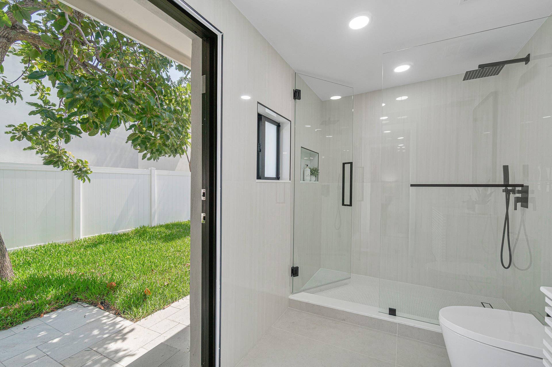 2708 NE 1ST Avenue, Wilton Manors, FL 33334 044-2708Northeast1stAvenue-WiltonManors-