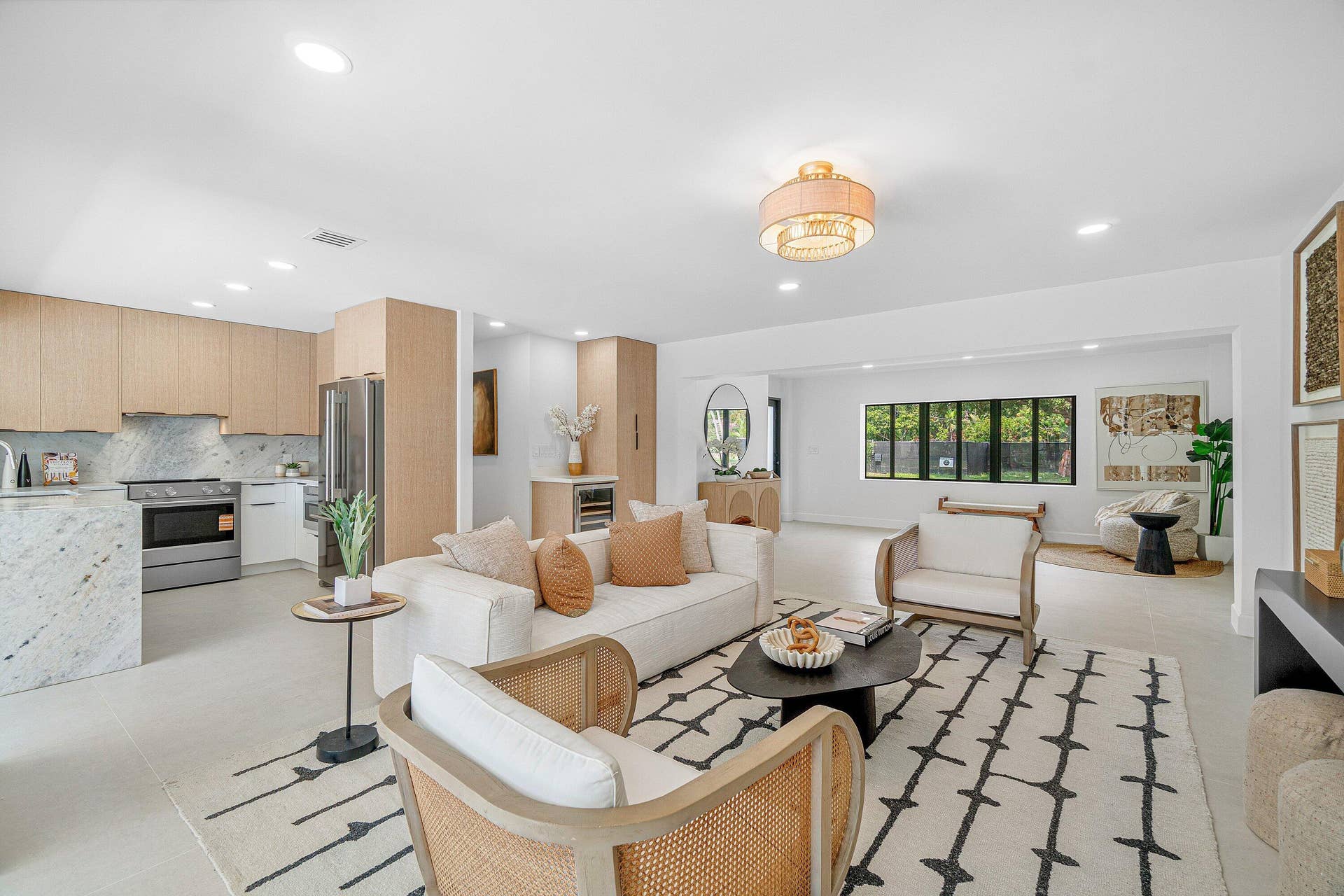 2708 NE 1ST Avenue, Wilton Manors, FL 33334 011-2708Northeast1stAvenue-WiltonManors-