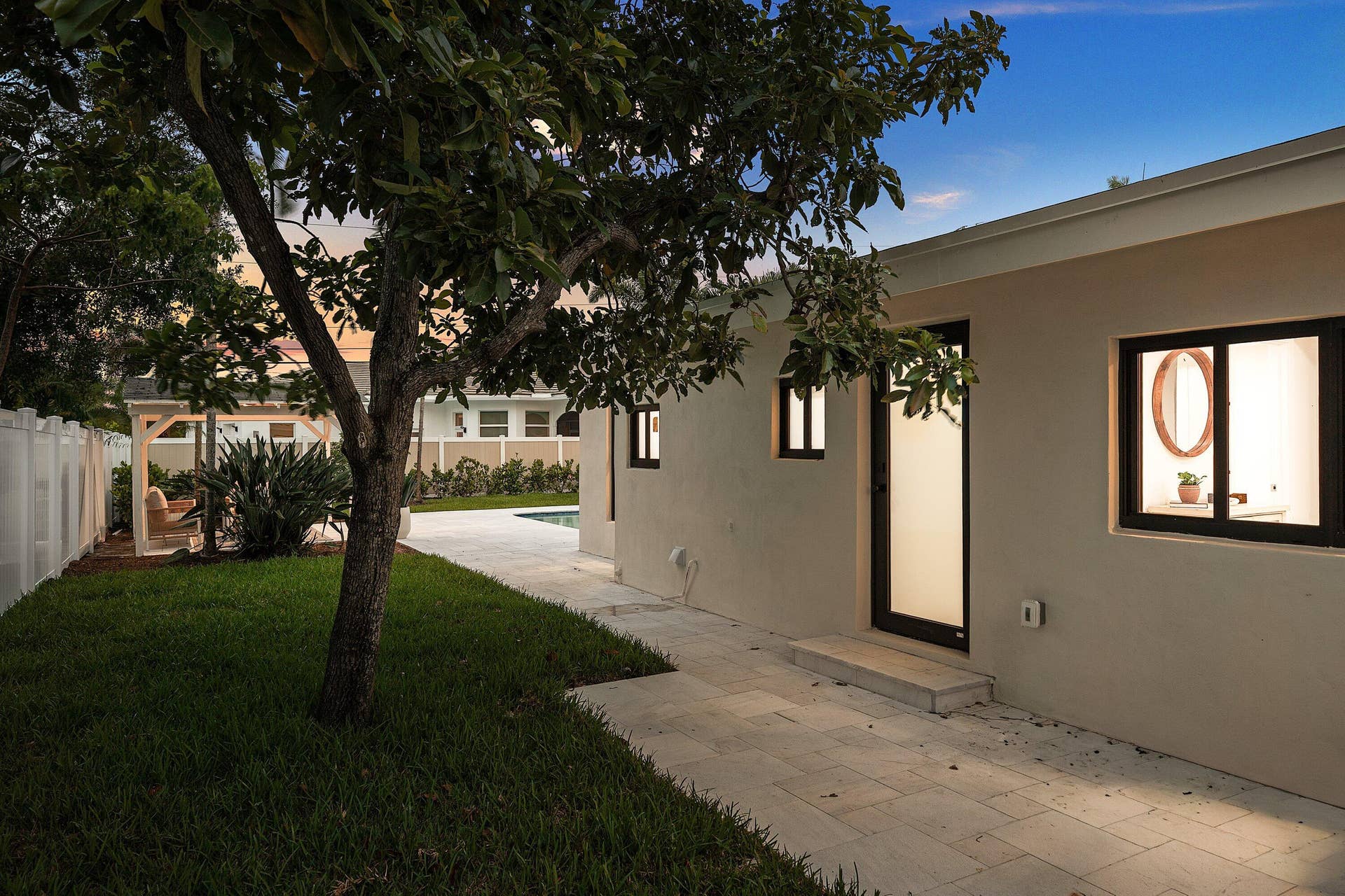2708 NE 1ST Avenue, Wilton Manors, FL 33334 076-2708Northeast1stAvenue-WiltonManors-
