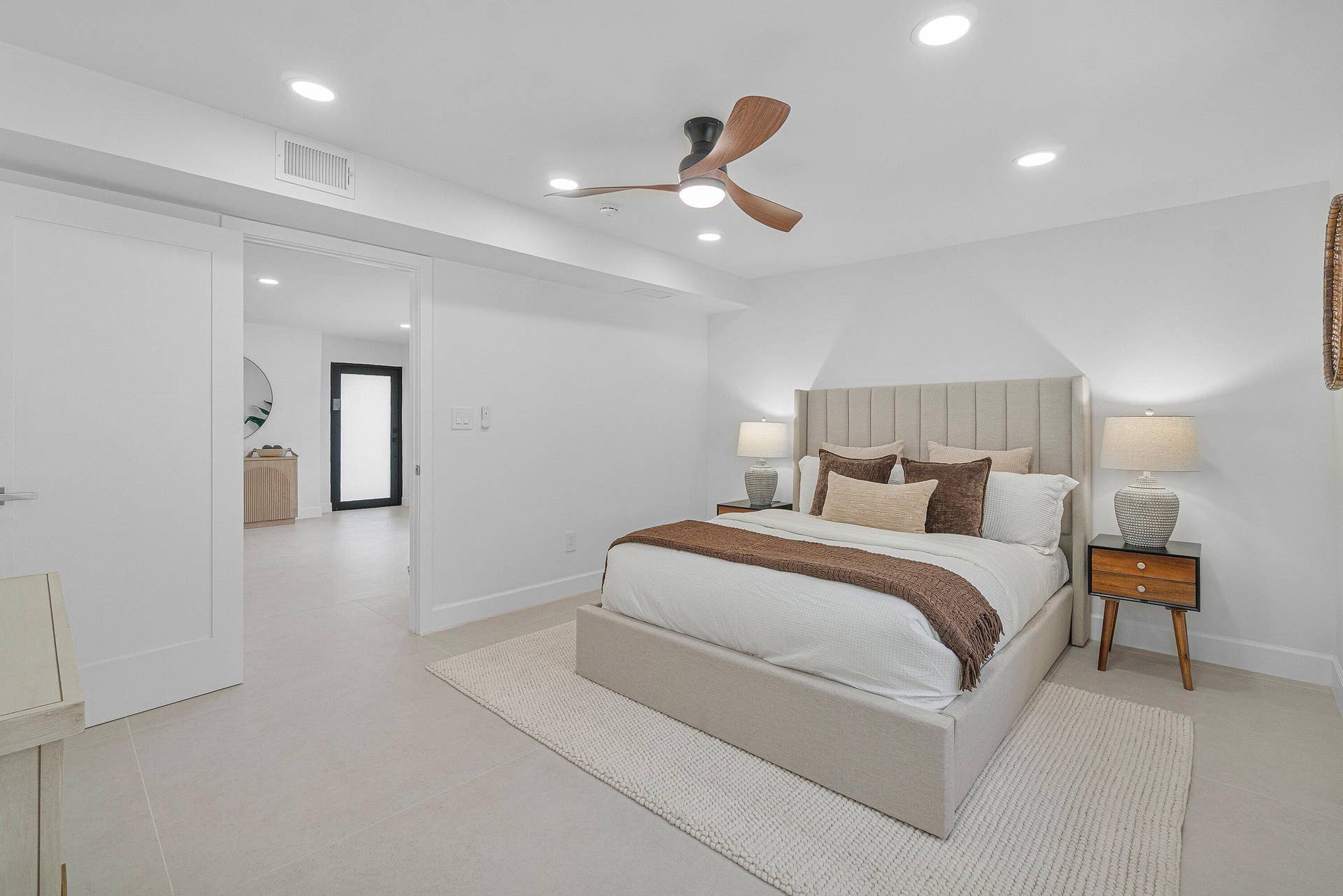 2708 NE 1ST Avenue, Wilton Manors, FL 33334 039-2708Northeast1stAvenue-WiltonManors-