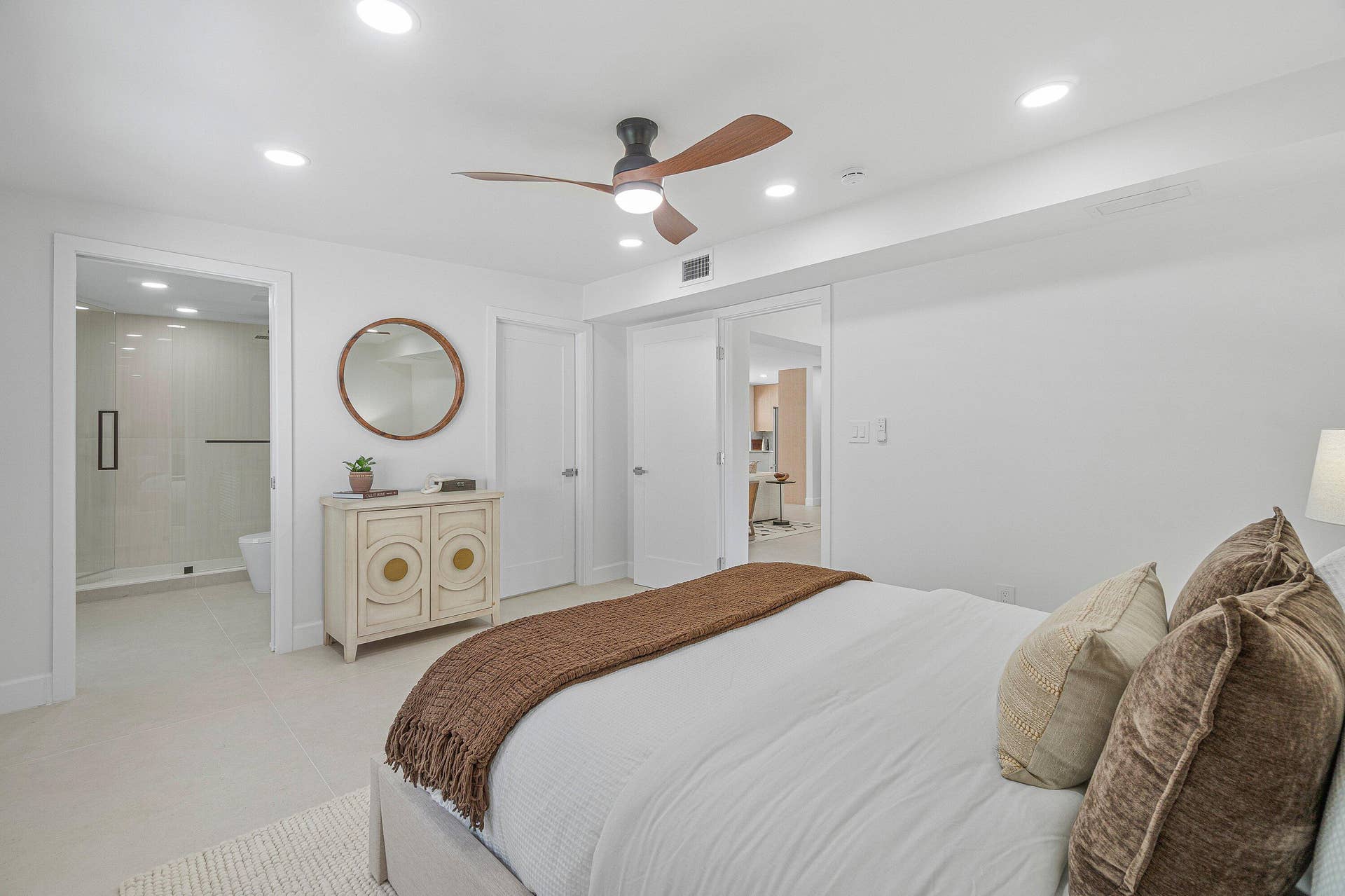 2708 NE 1ST Avenue, Wilton Manors, FL 33334 040-2708Northeast1stAvenue-WiltonManors-