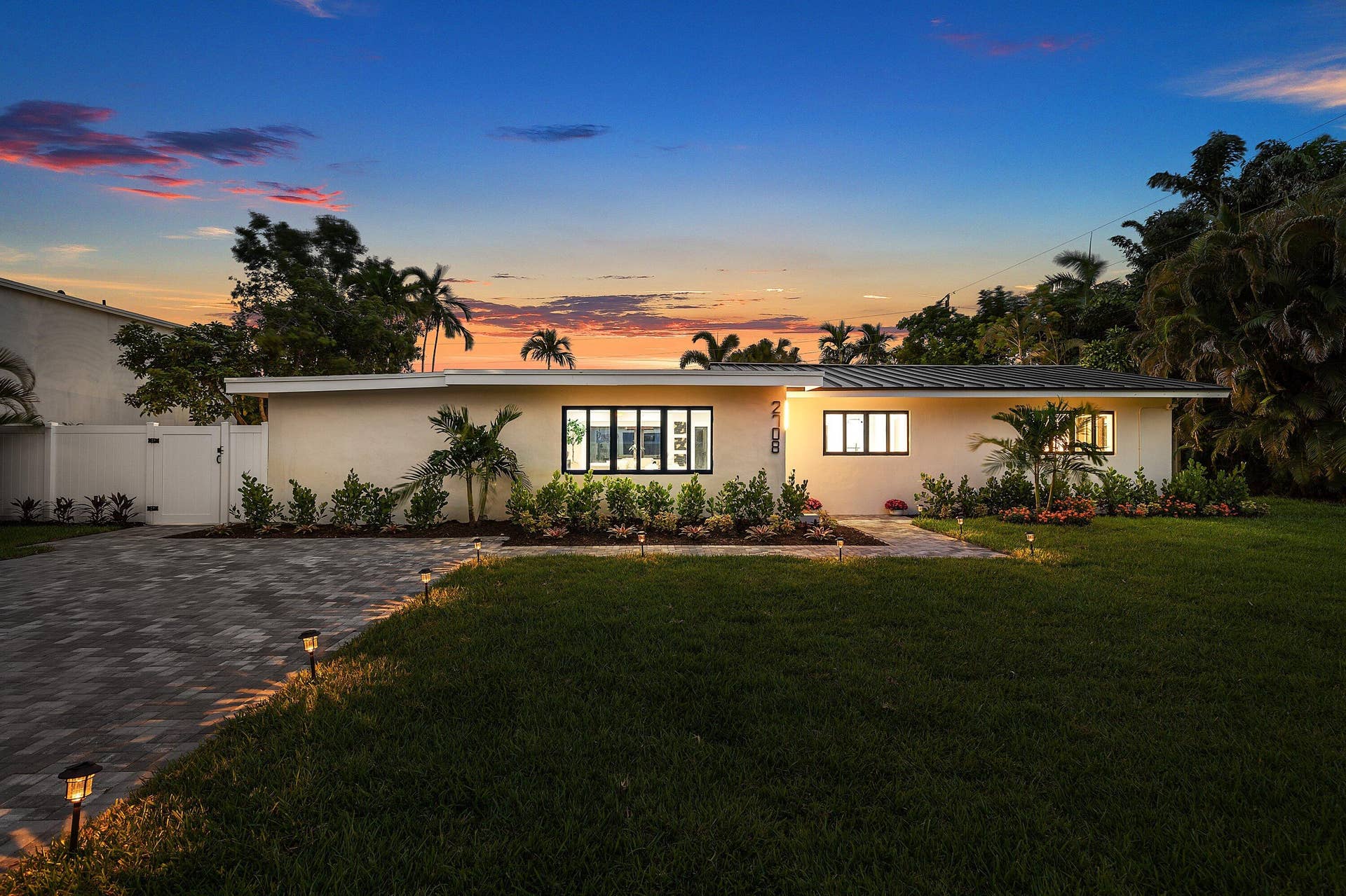 2708 NE 1ST Avenue, Wilton Manors, FL 33334 071-2708Northeast1stAvenue-WiltonManors-