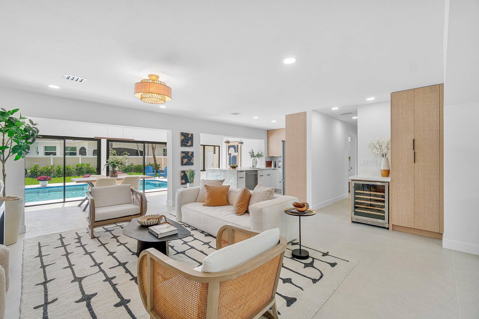 2708 NE 1ST Avenue, Wilton Manors, FL 33334 009-2708Northeast1stAvenue-WiltonManors-