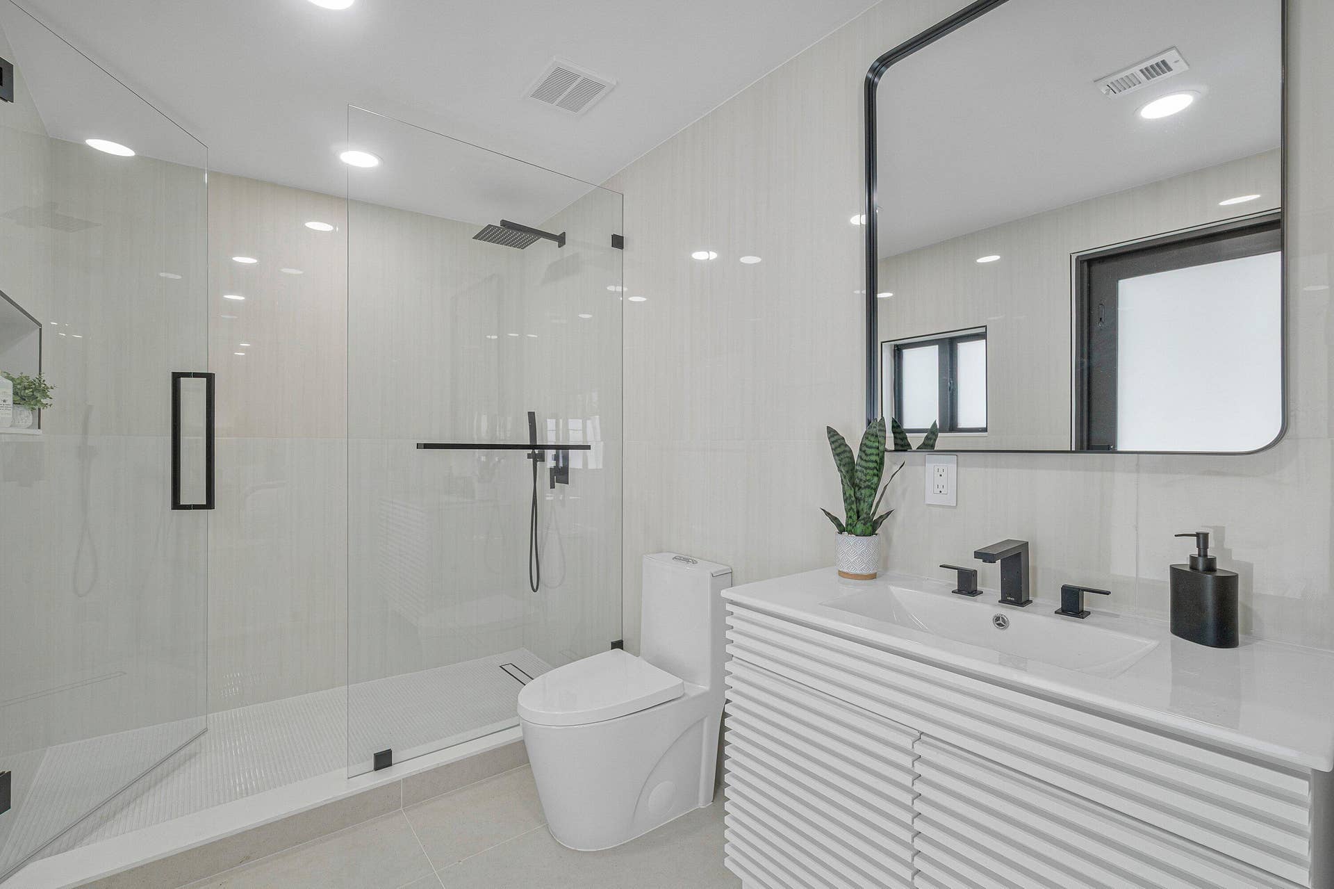 2708 NE 1ST Avenue, Wilton Manors, FL 33334 042-2708Northeast1stAvenue-WiltonManors-