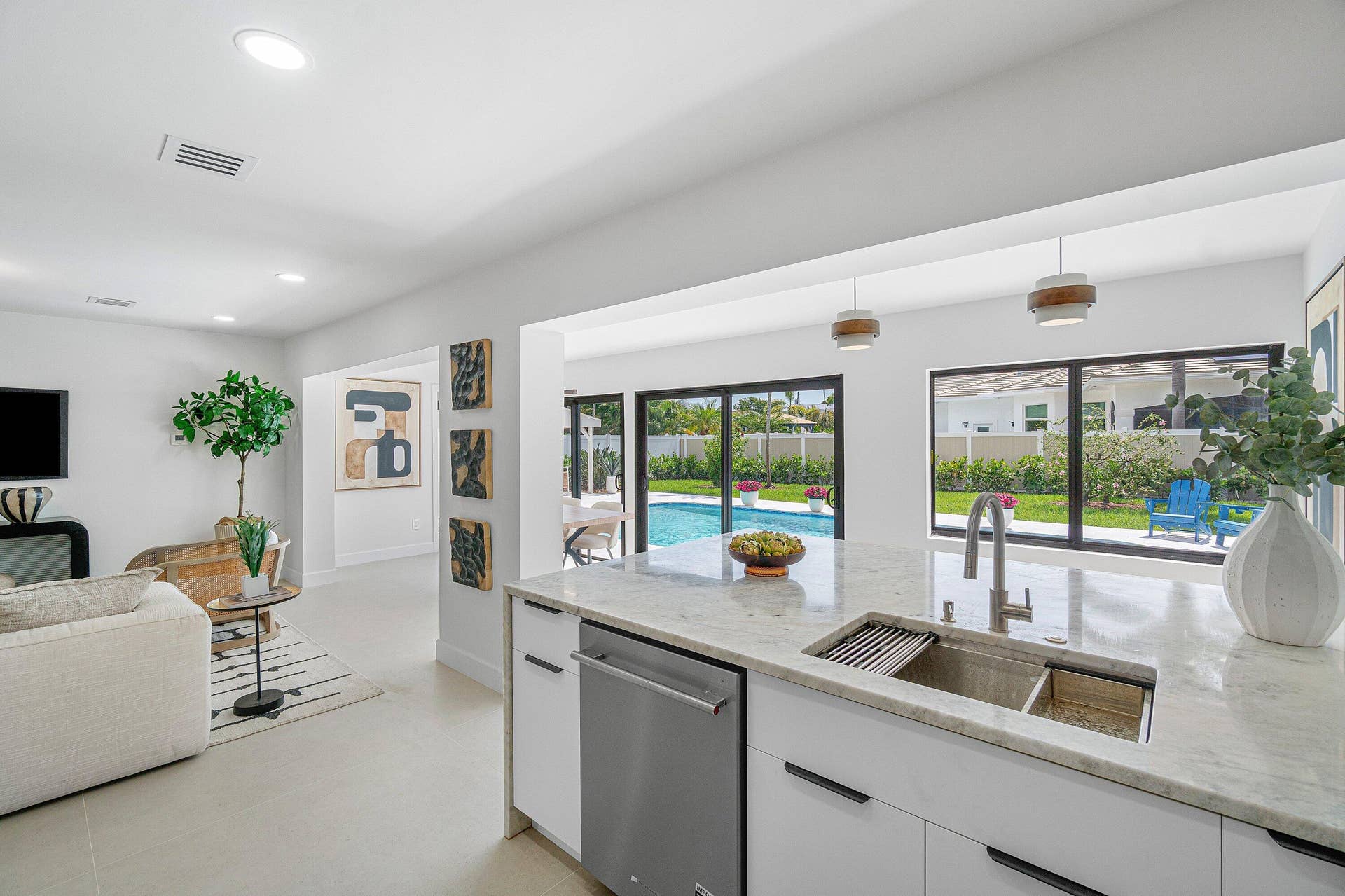 2708 NE 1ST Avenue, Wilton Manors, FL 33334 015-2708Northeast1stAvenue-WiltonManors-