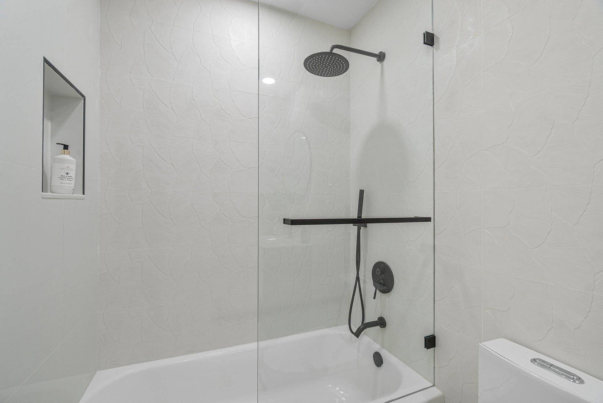 2708 NE 1ST Avenue, Wilton Manors, FL 33334 033-2708Northeast1stAvenue-WiltonManors-