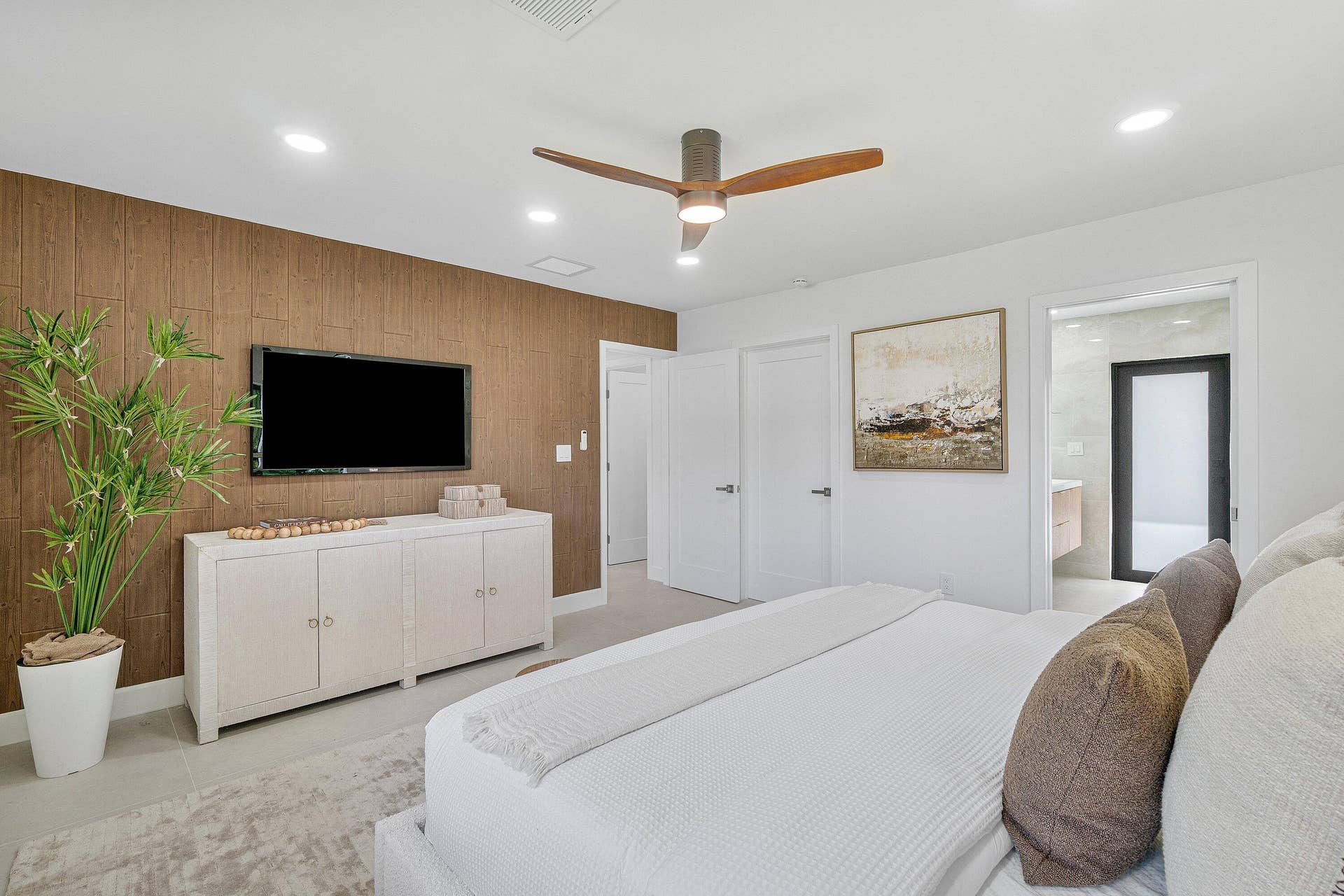 2708 NE 1ST Avenue, Wilton Manors, FL 33334 025-2708Northeast1stAvenue-WiltonManors-
